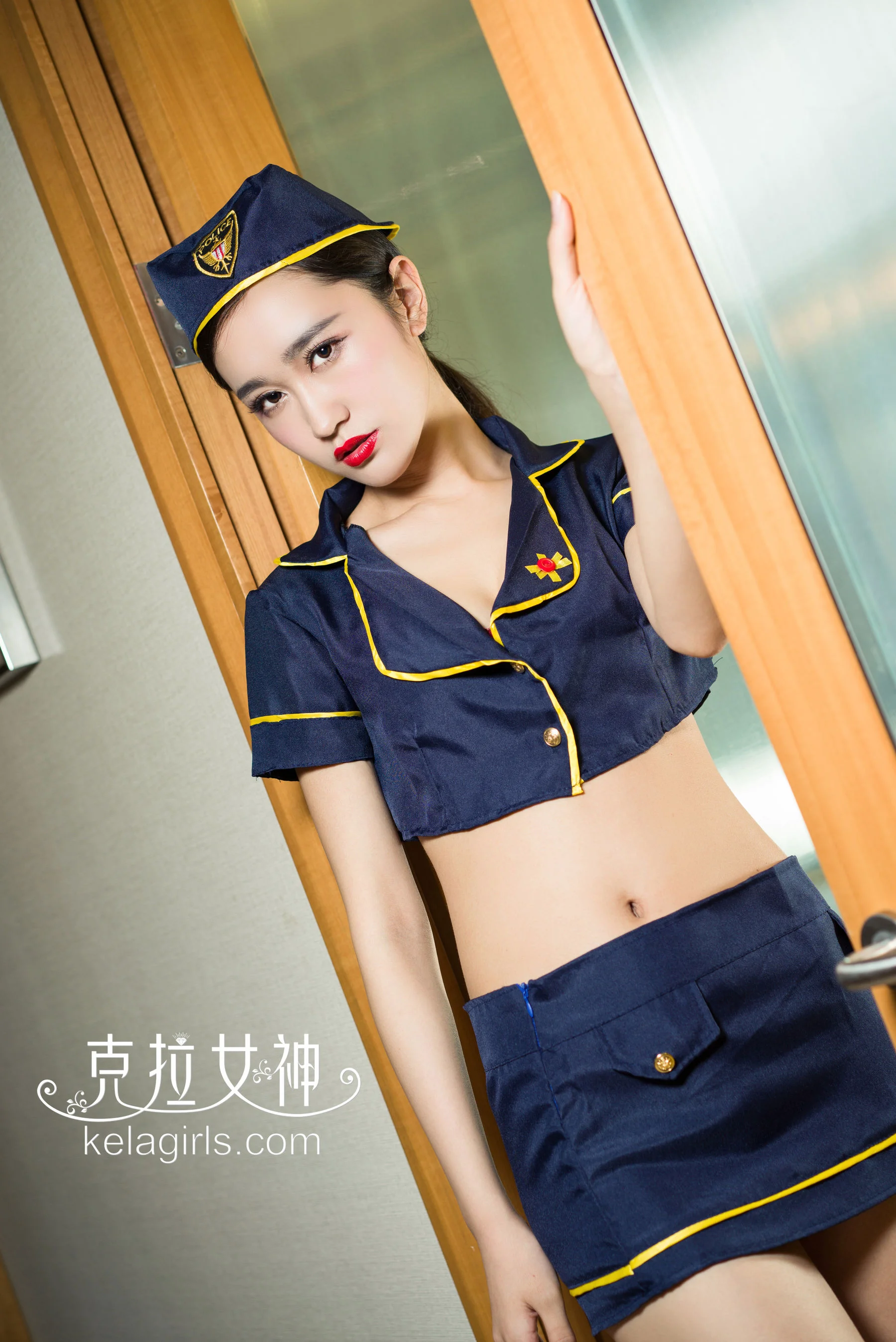 彤萱《空中监狱》 [克拉女神] 写真集 - 爱照片