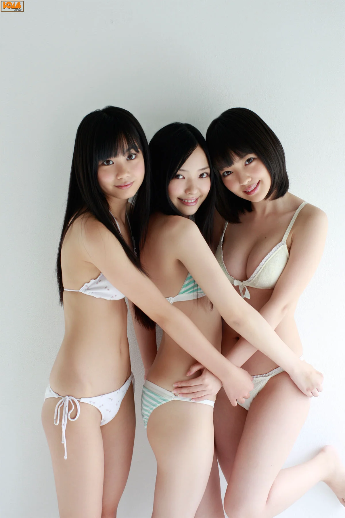 [Bomb.TV] 2011年10月号 広瀬玲奈、伊藤優衣、安藤遥 写真集 - 爱照片