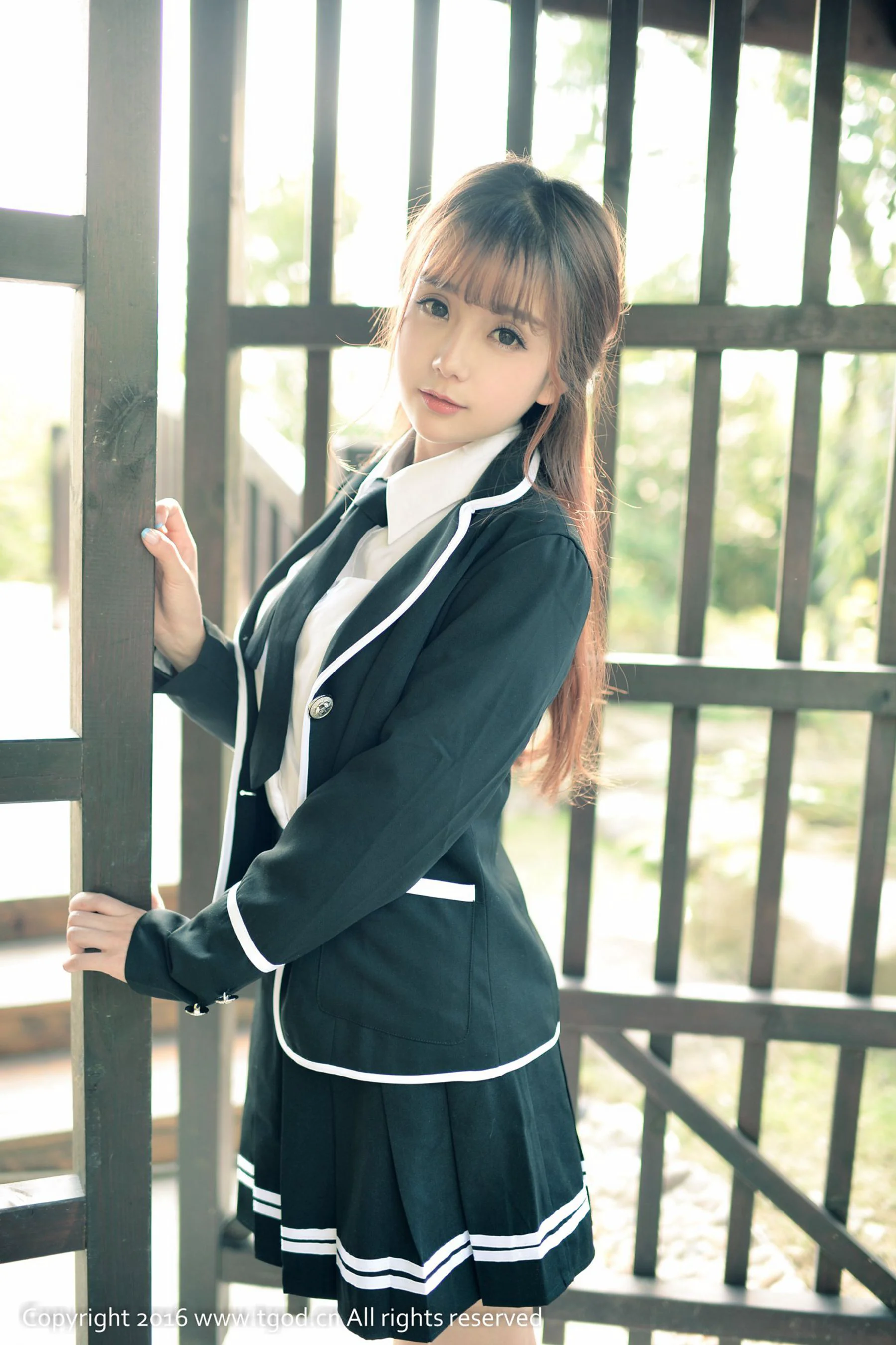 小九Vin《校服萝莉教主》 [推女神TGOD] 写真集 - 爱照片