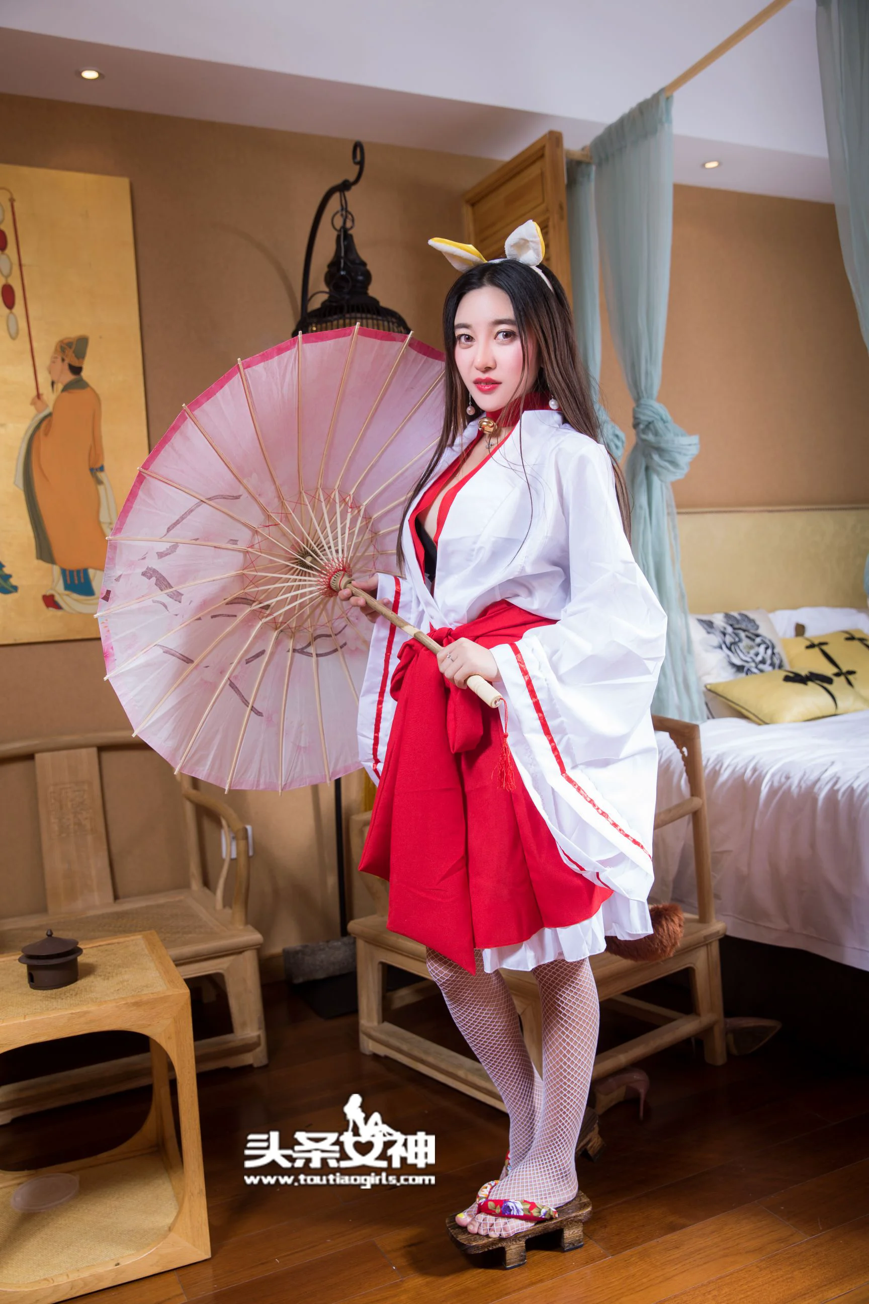 李梓熙《白桂院凛凛蝶 九尾狐狸COS》 [头条女神] VIP专享 写真集 - 爱照片