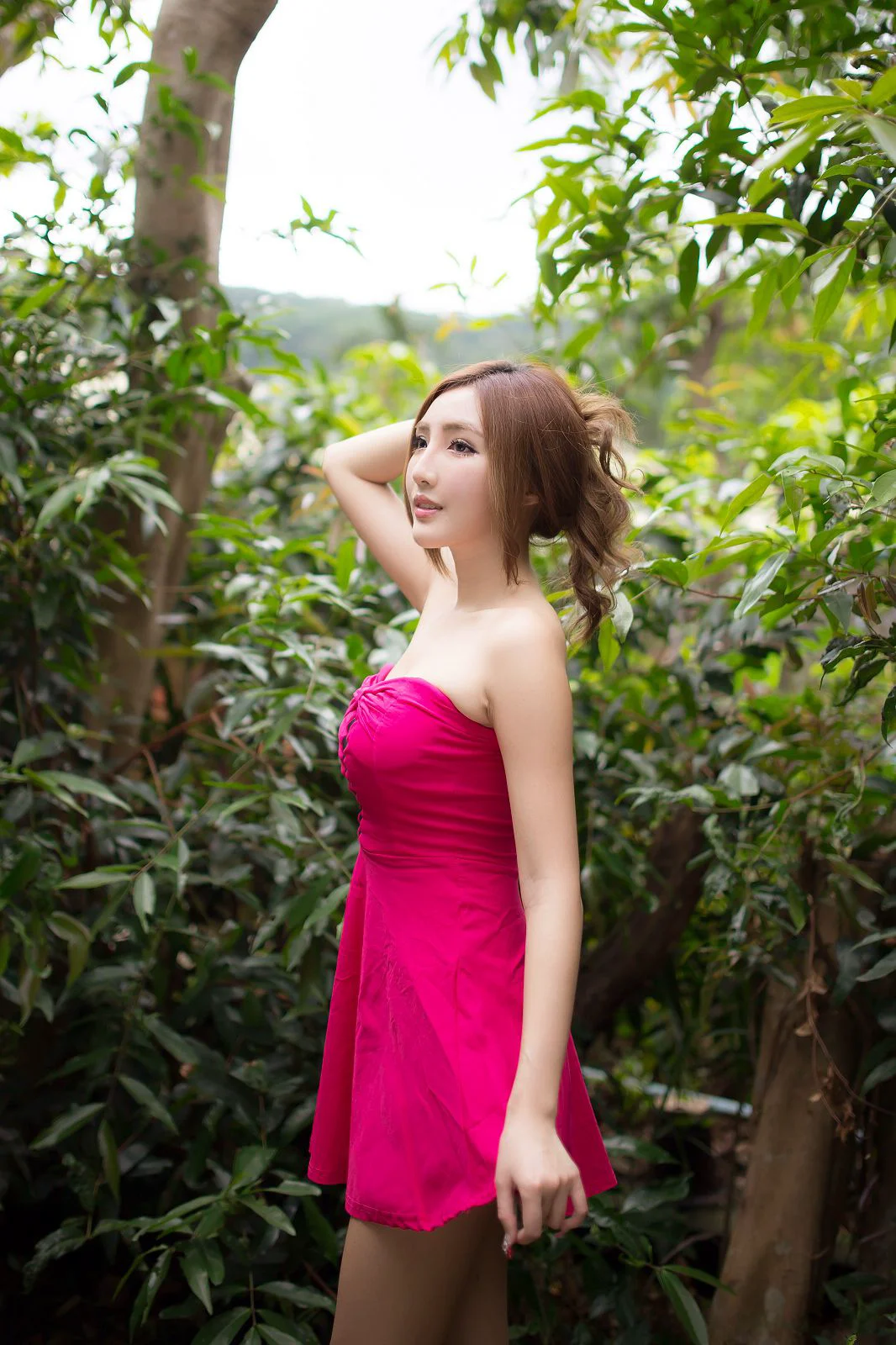 Syuan赵芸《极品粉嫩红裙女神》写真集 - 爱照片