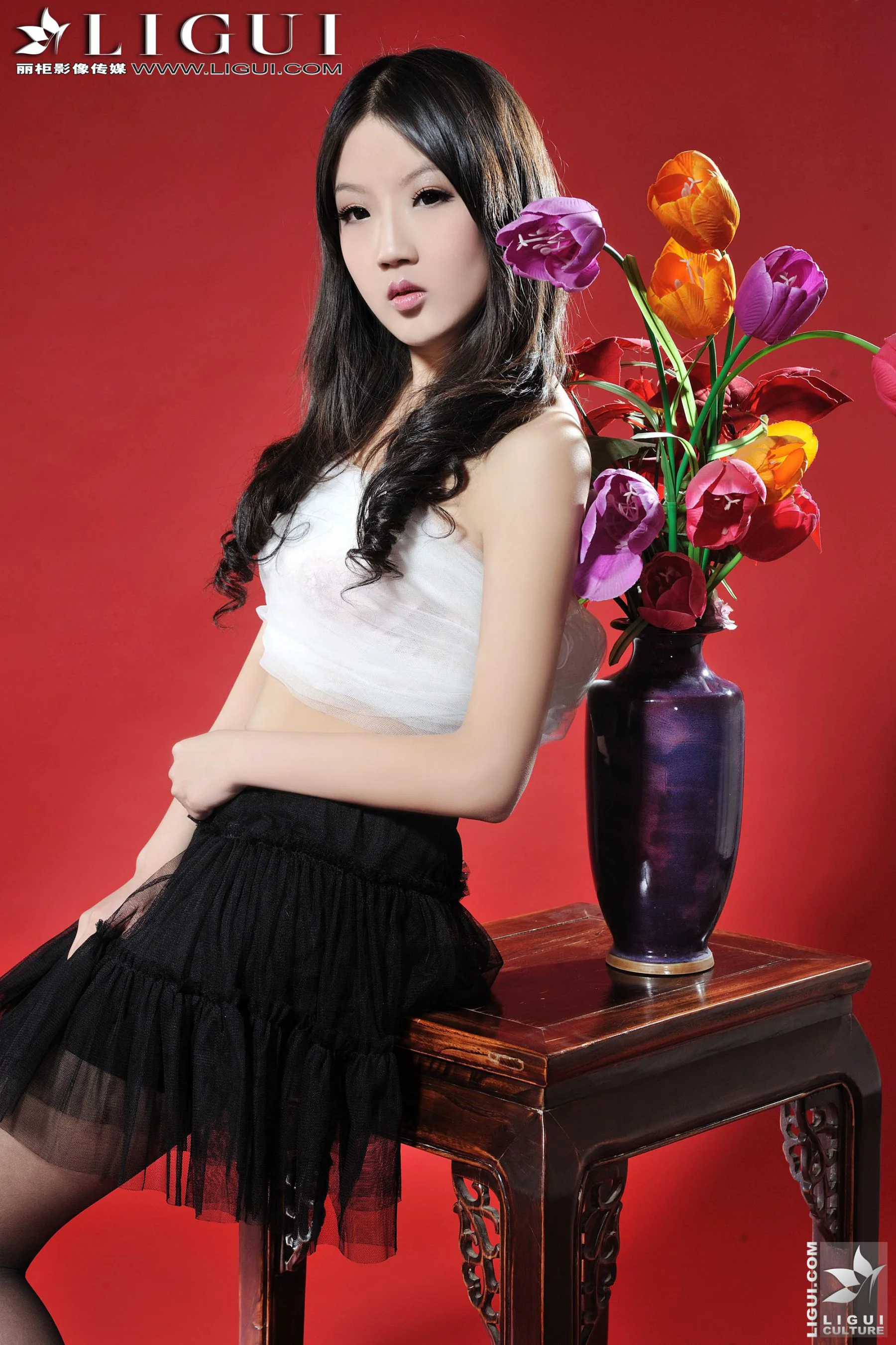 [丽柜贵足LiGui] Model 司琪《黑丝美足》美腿丝足写真图片 - 爱照片