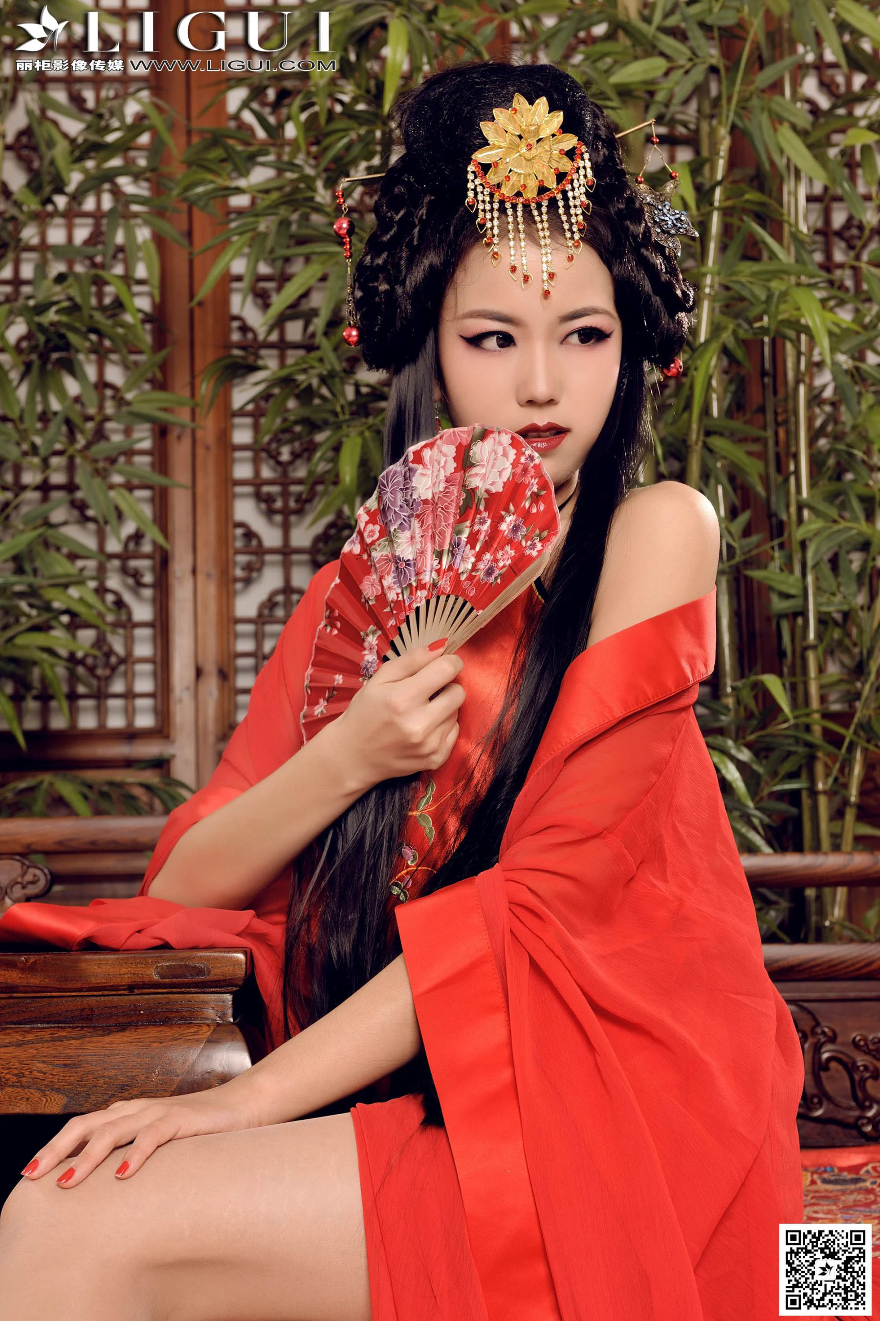Model 可馨《极品古装美女丝足》上下全集 [丽柜LiGui] 美腿玉足写真图片 - 爱照片