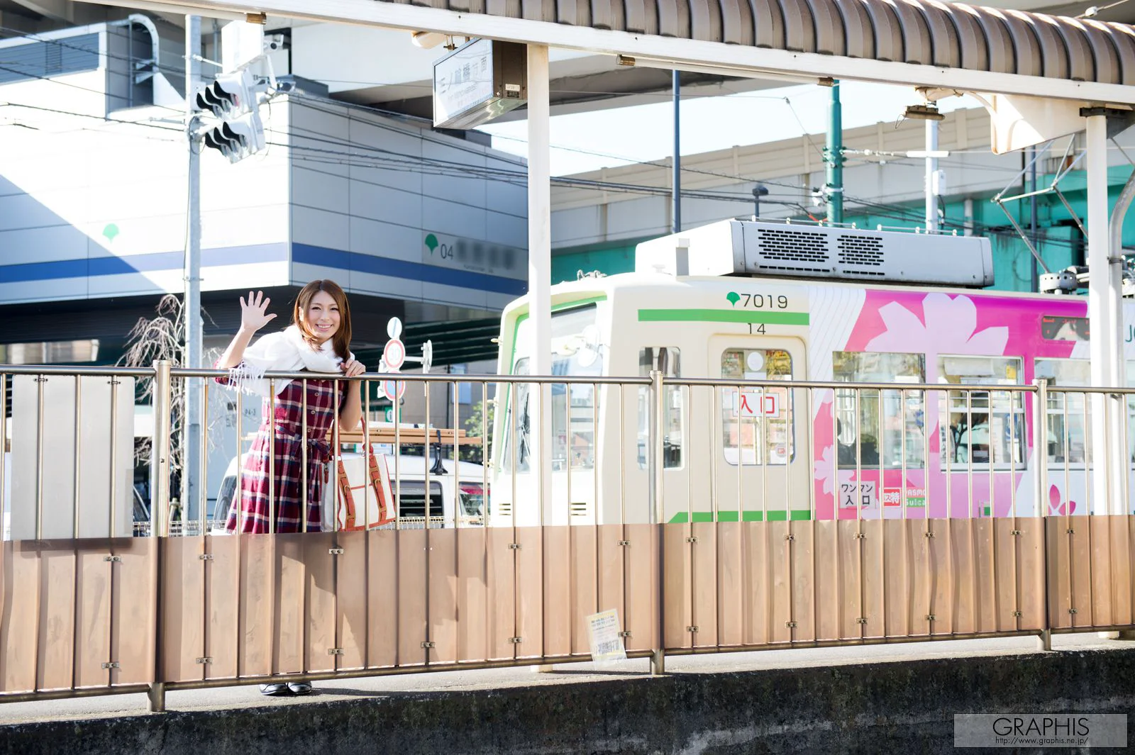 Nami Hoshino 星野ナミ [Graphis] First Gravure 初脱ぎ娘 写真集 - 爱照片