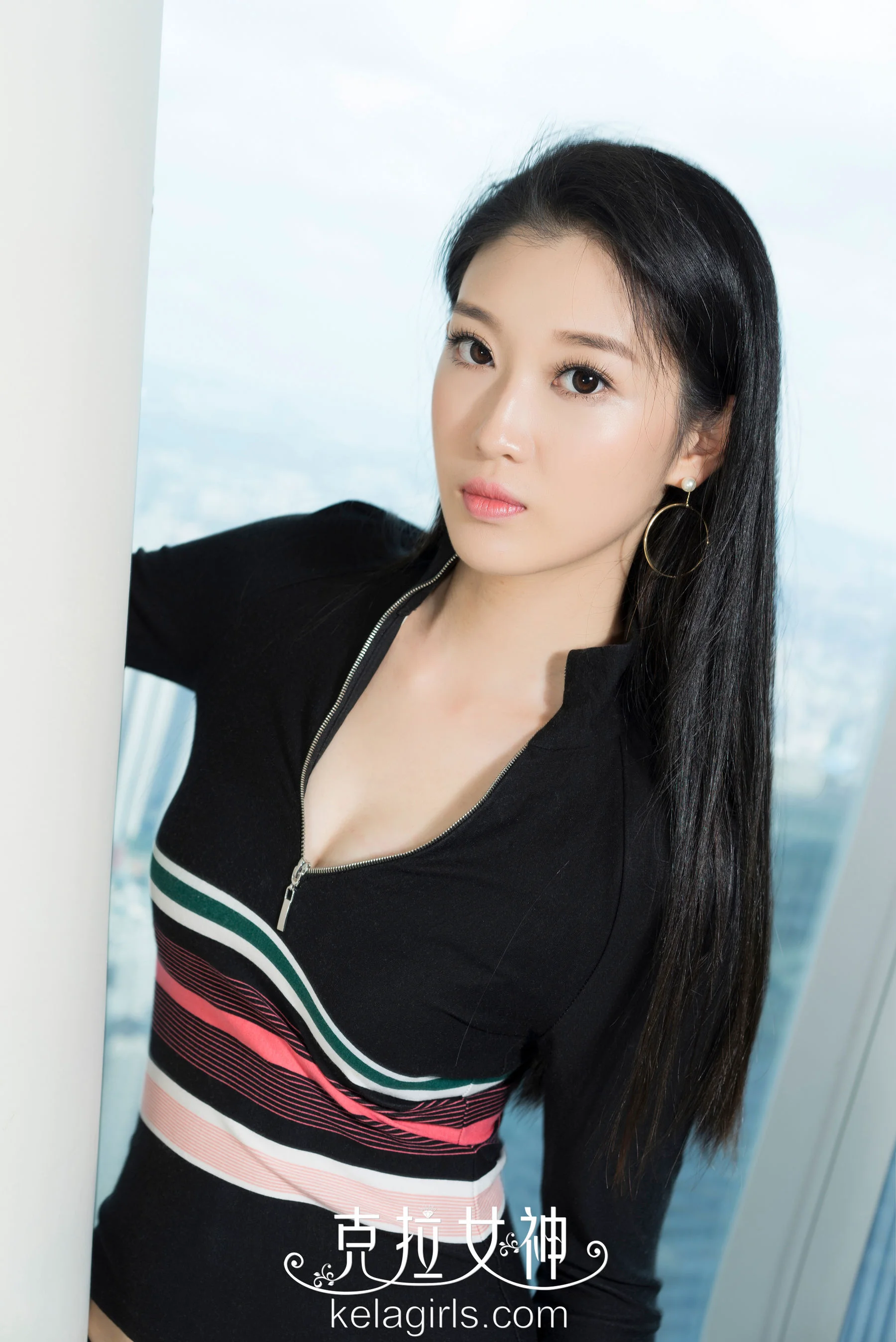 思茹《媚眼含秋波》 [克拉女神] 写真集 - 爱照片