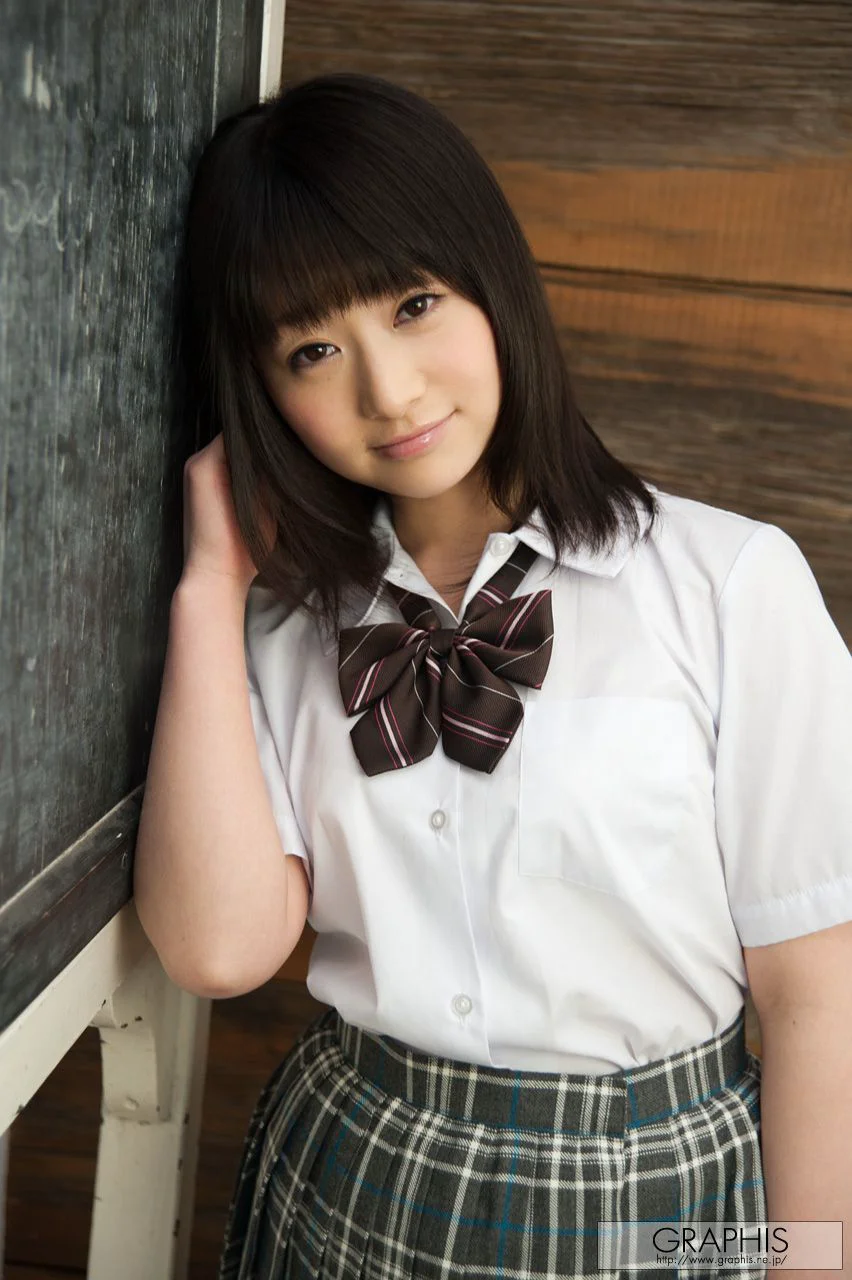 田丸みく/田丸美久 [Graphis] First Gravure 初脱ぎ娘 写真集 - 爱照片