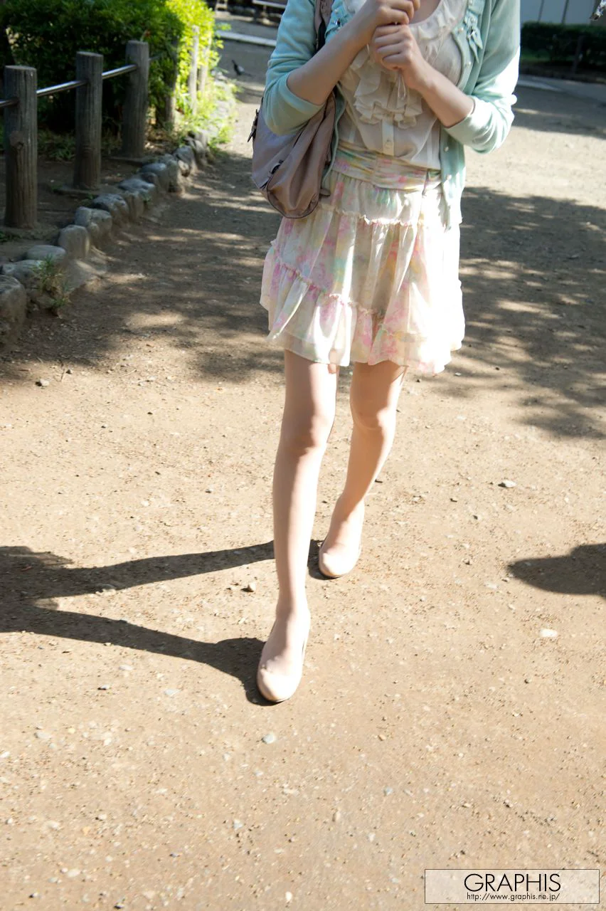 知花メイサ/知花梅莎 [Graphis] First Gravure 初脱ぎ娘 写真集 - 爱照片