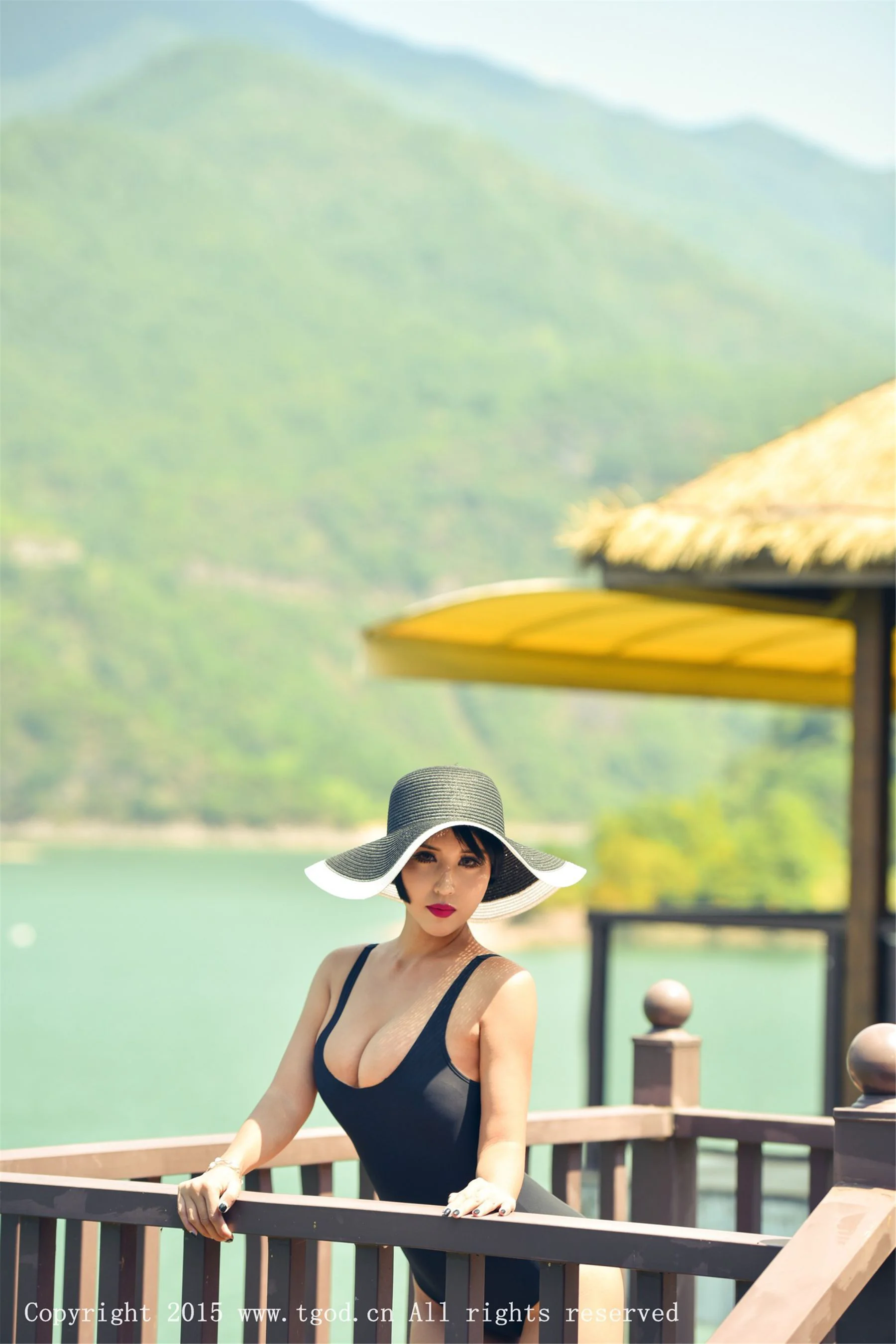 娜依灵儿《云曼旅拍》清新人体艺术系列 [TGOD推女神] 写真集 - 爱照片