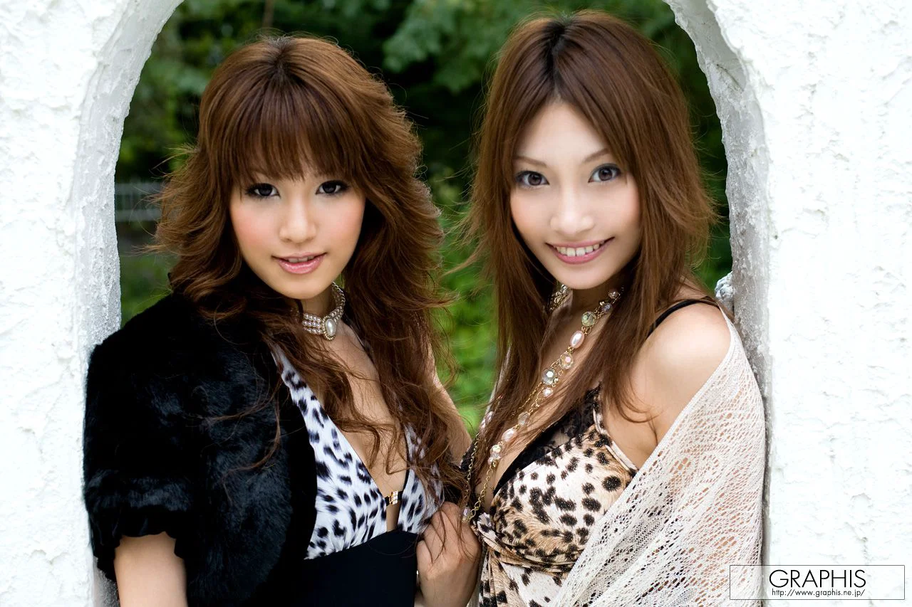 明日花キララ、美咲マリ(上原加绘罗)《Infatuation》 [Graphis] Special Contents 写真集 - 爱照片