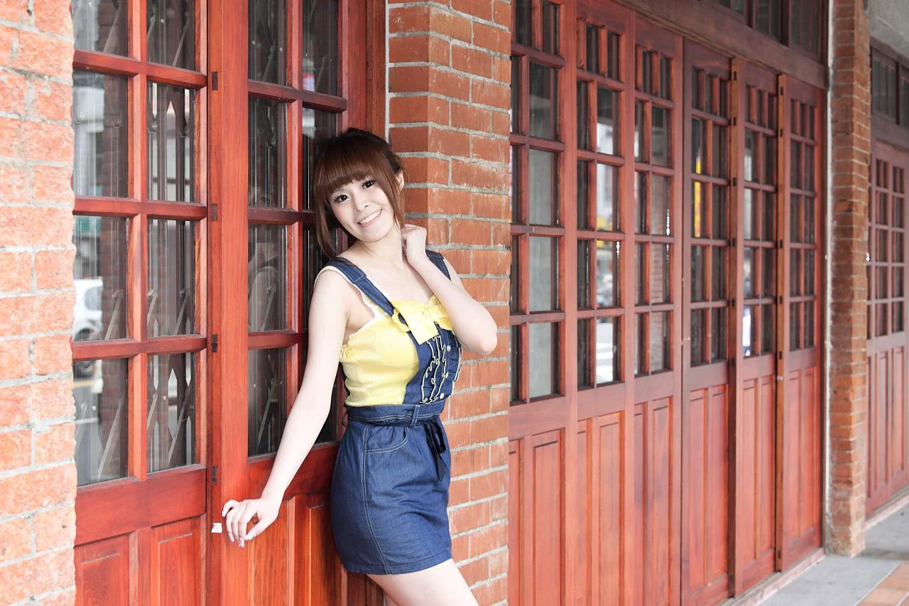 台湾可爱妹子白白/李依璇《外拍图片》写真合集 - 爱照片