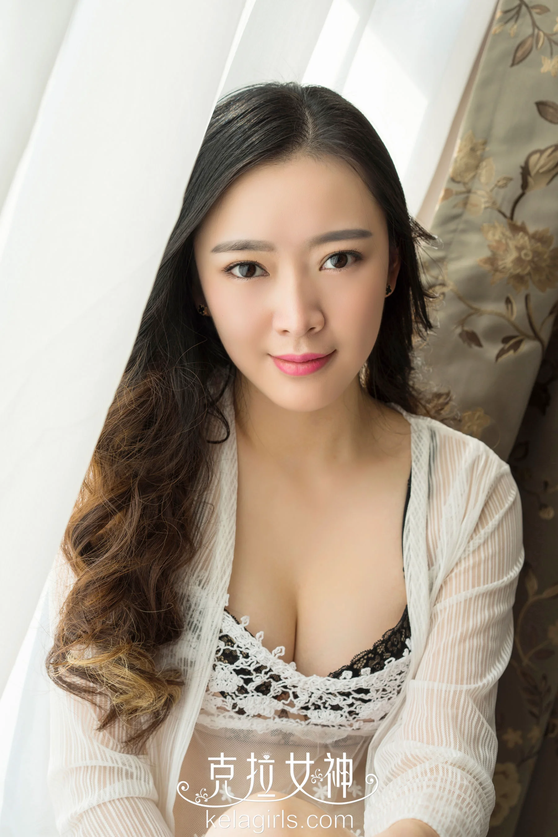 珊珊《惊艳绝尘》 [克拉女神] 写真集 - 爱照片