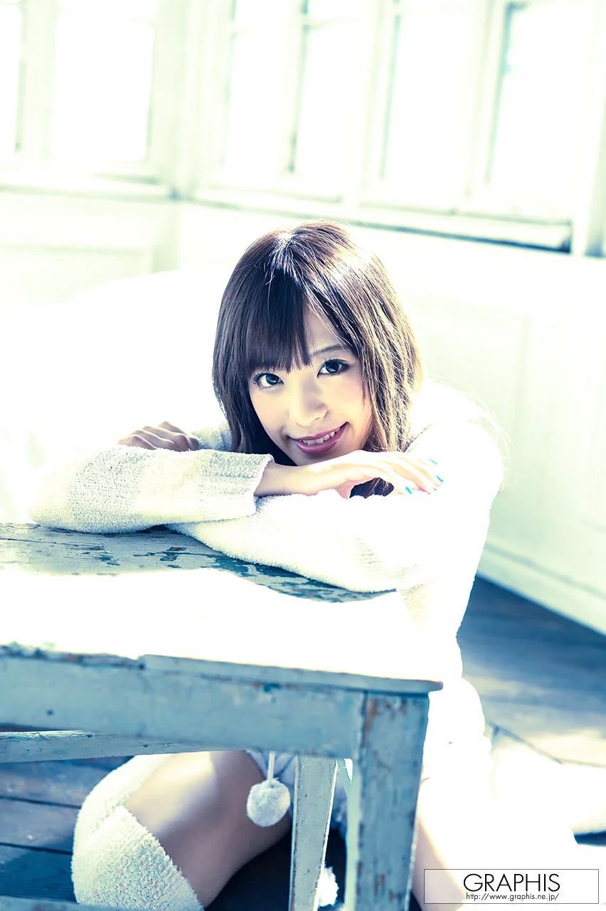 桃乃木かな Kana Momonogi [Graphis] Calender 写真集 - 爱照片