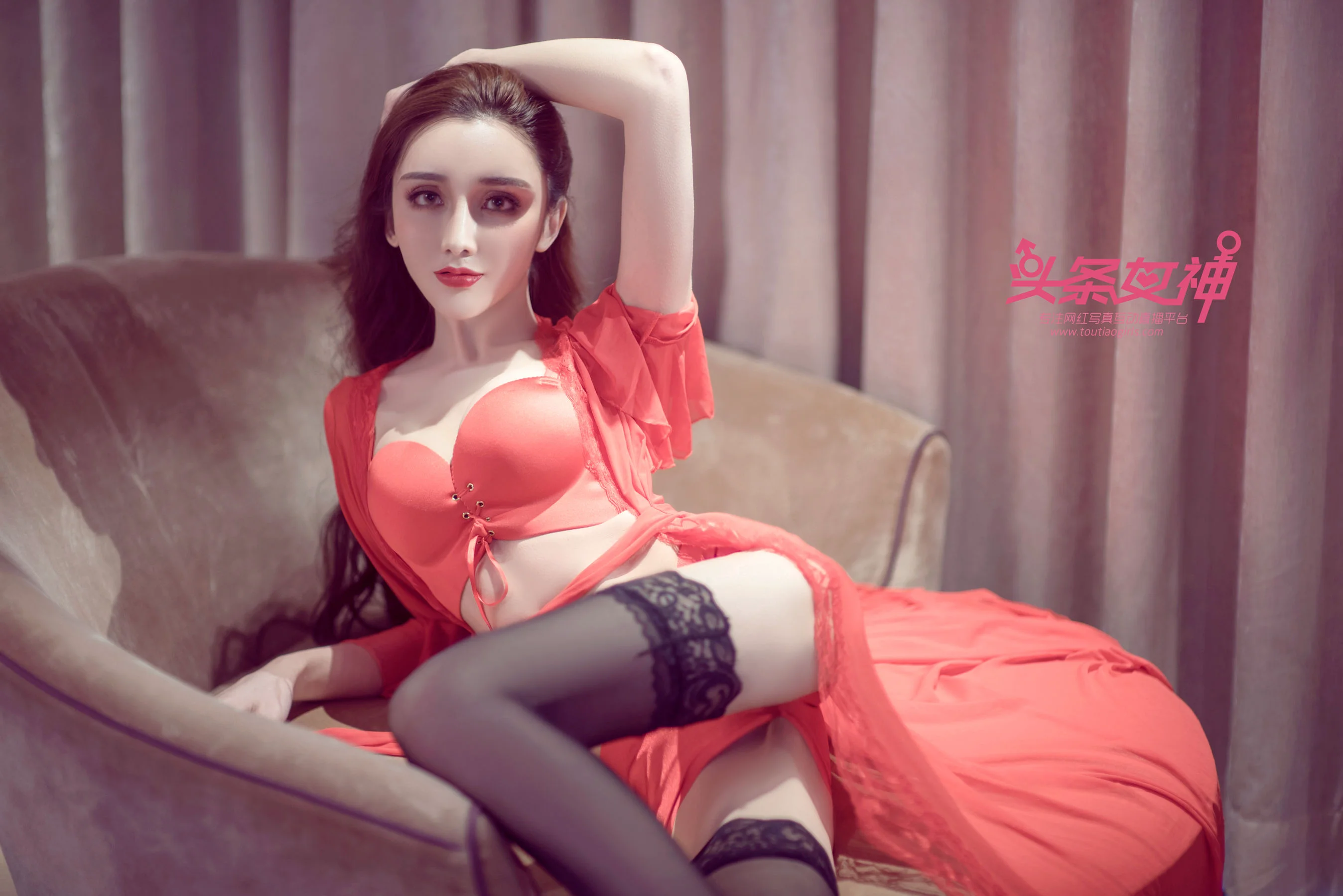 阿依努尔瓦娅《公主恋人》 [头条女神Toutiaogirls] 写真集 - 爱照片