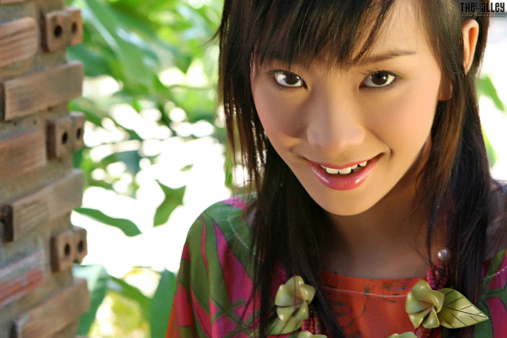Lolita Cheng《透视薄衫》 [The Black Alley] 写真集 - 爱照片