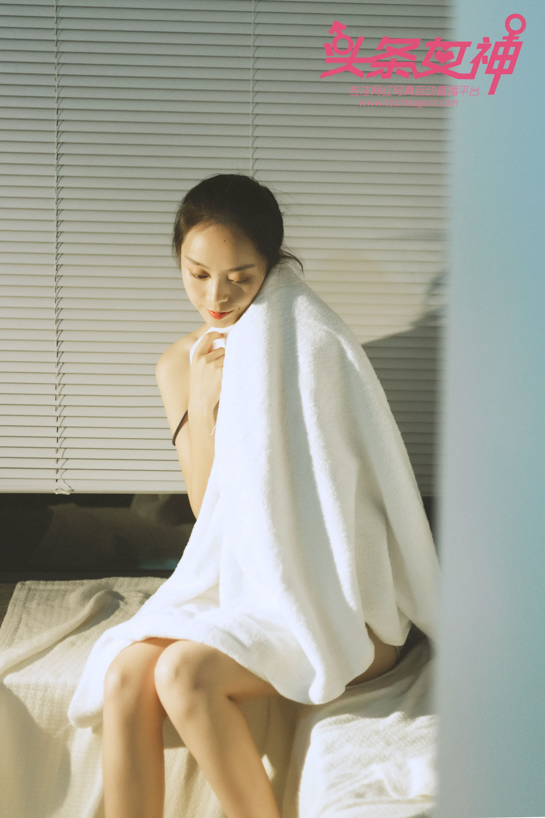 天使《天使之恋》 [头条女神TouTiao] 写真集 - 爱照片