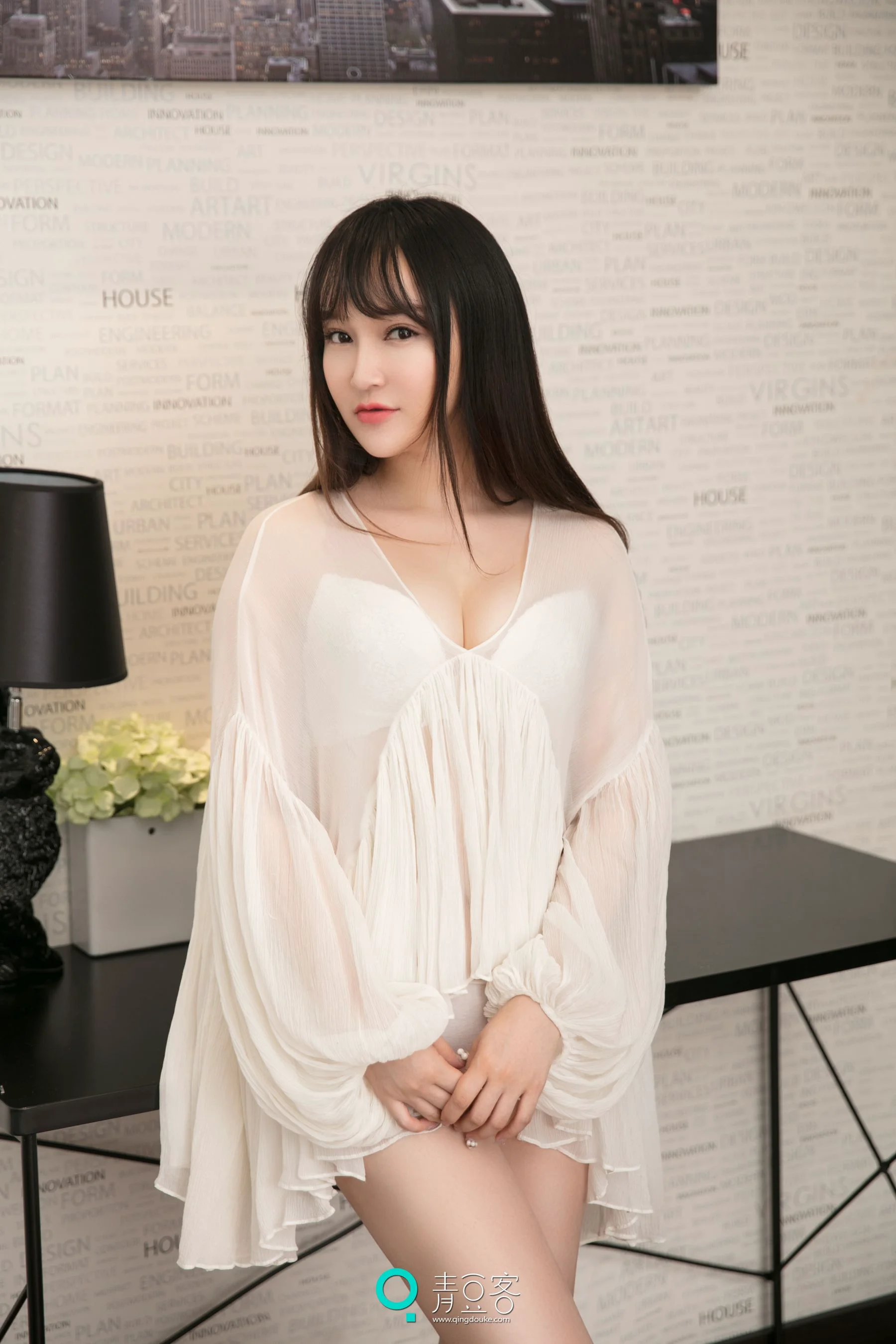 吴娇《透视装+女仆+内衣》 [青豆客] 写真集 - 爱照片