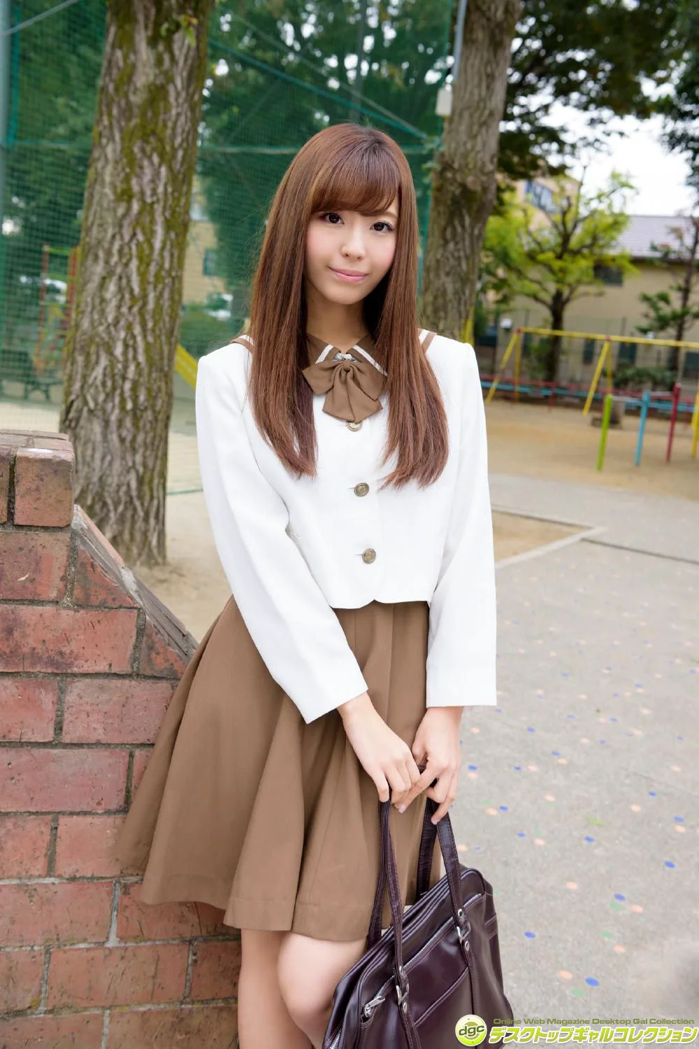 小日向結衣《グラビア界☆期待の新星が制服美女天に登場》 [DGC] 写真集 - 爱照片