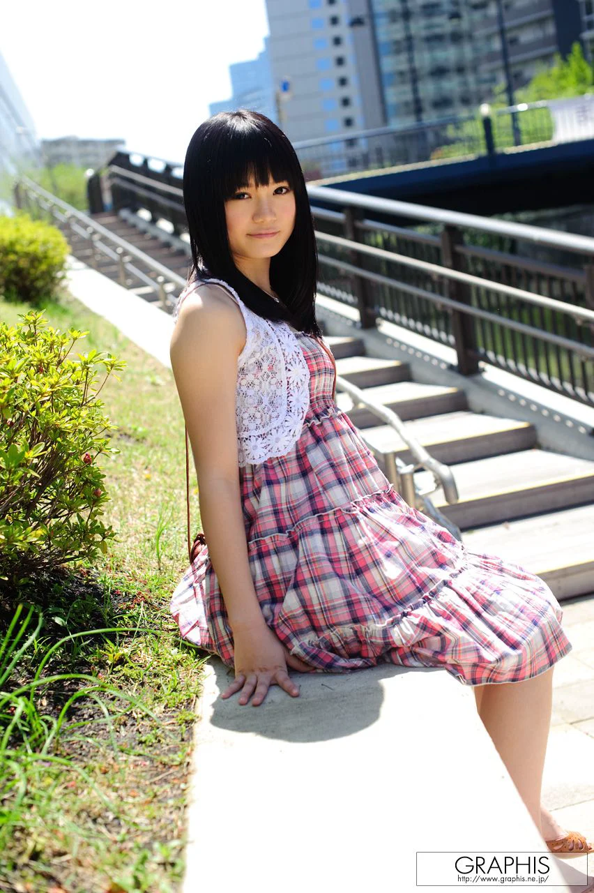 荣仓あい/荣仓爱 [Graphis] First Gravure 初脱ぎ娘 写真集 - 爱照片