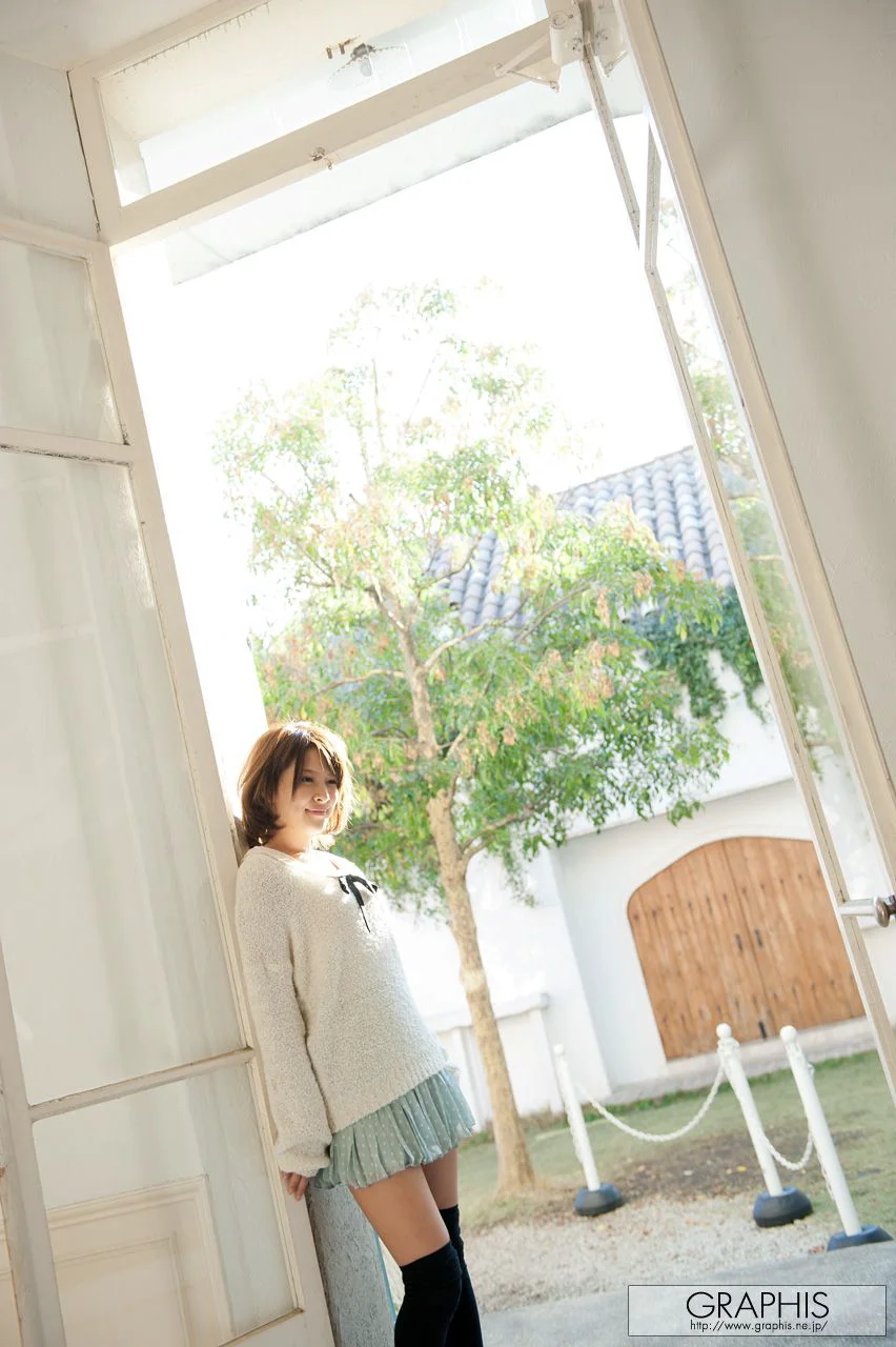 Nana Ninomiya 二宮ナナ [Graphis] First Gravure 初脱ぎ娘 写真集 - 爱照片