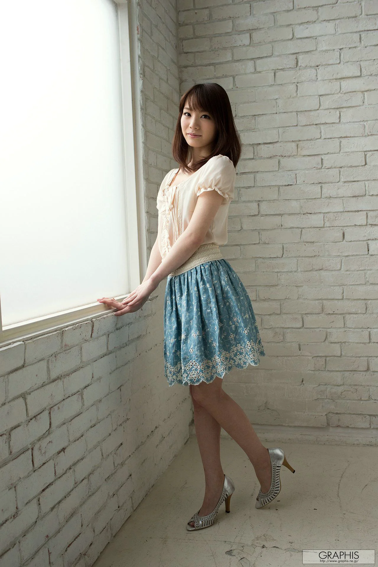 鈴村あいり《Quietly》 [Graphis] Gals 写真集 - 爱照片