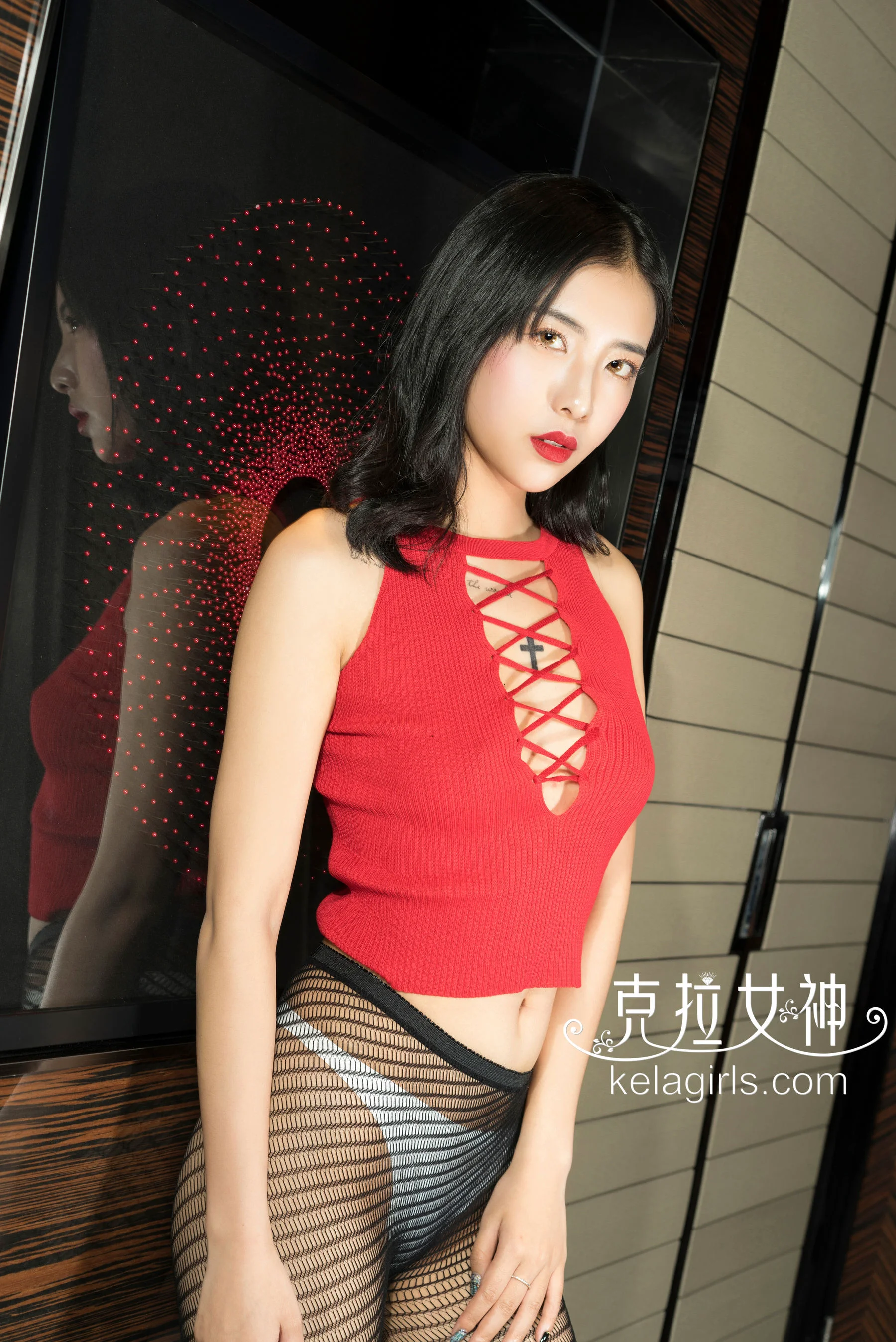 凌雪《缠丝绕网》 [克拉女神] 写真集 - 爱照片