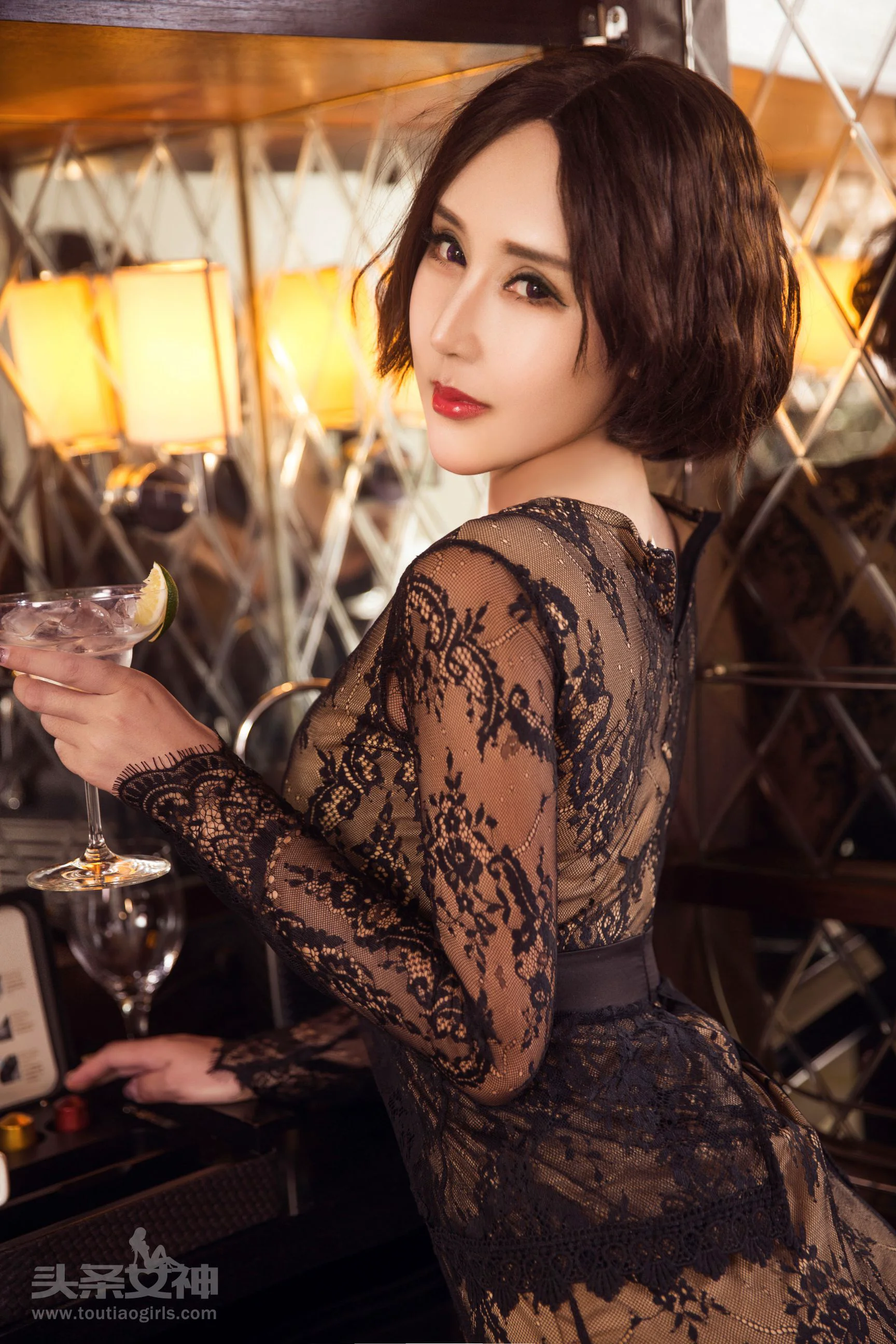 娜依灵儿《蜜臀物语 梨涡浅笑》 [头条女神] VIP专享 写真集 - 爱照片