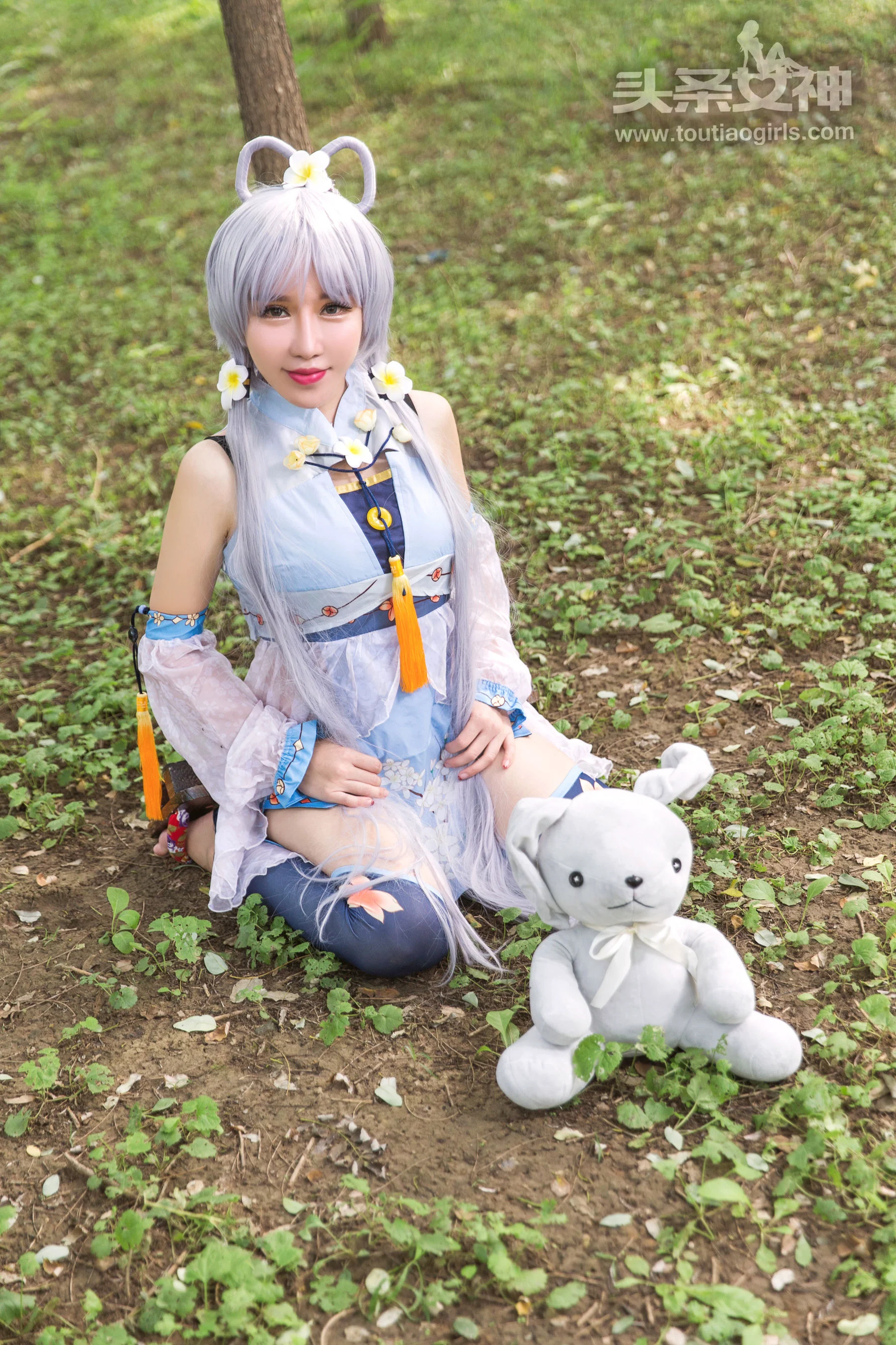 欣欣《天依娃娃》 [头条女神] 写真集 - 爱照片