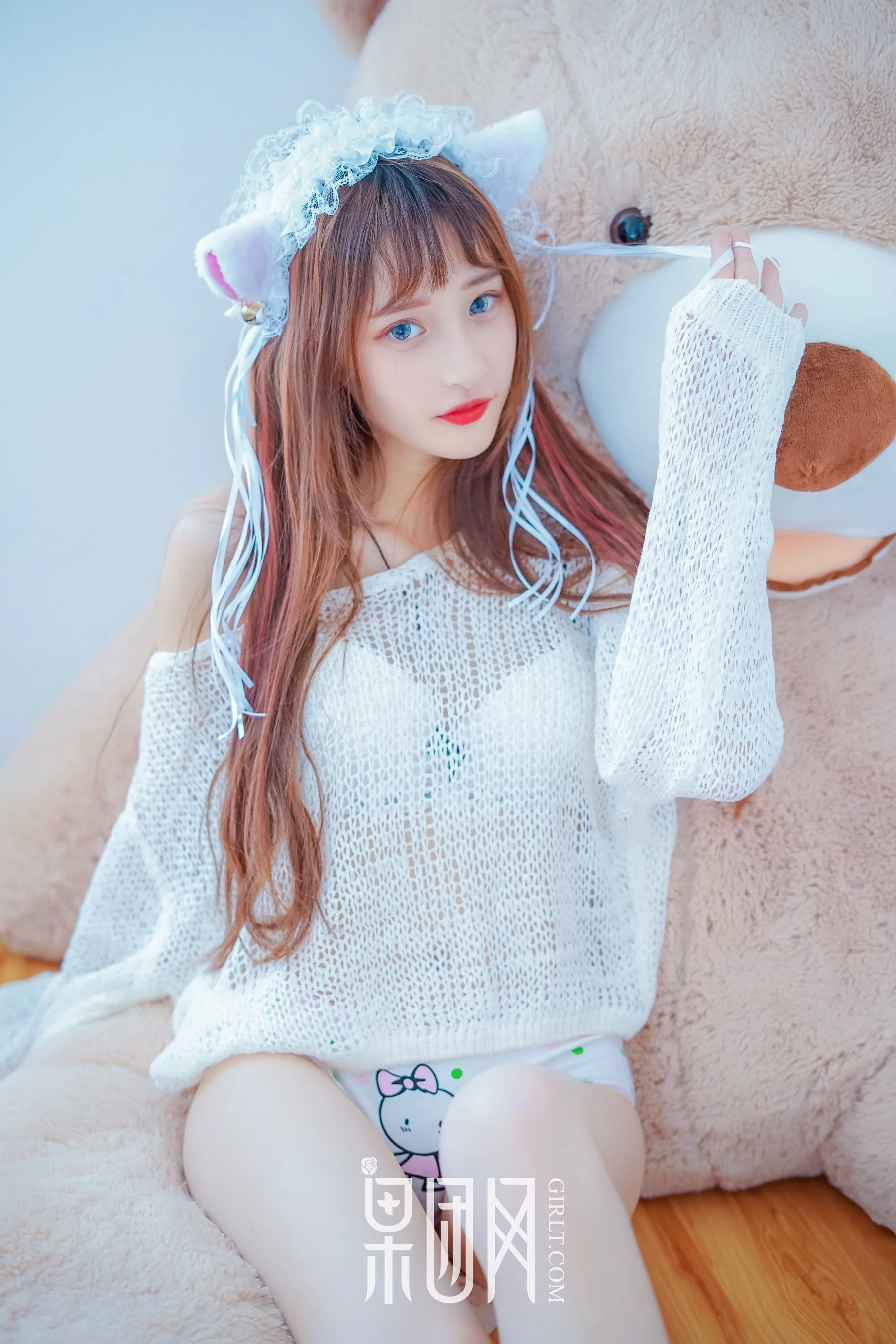 little贝殼《裸露香肩美背大玩cosplay》 [果团网Girlt] No.022 写真集 - 爱照片
