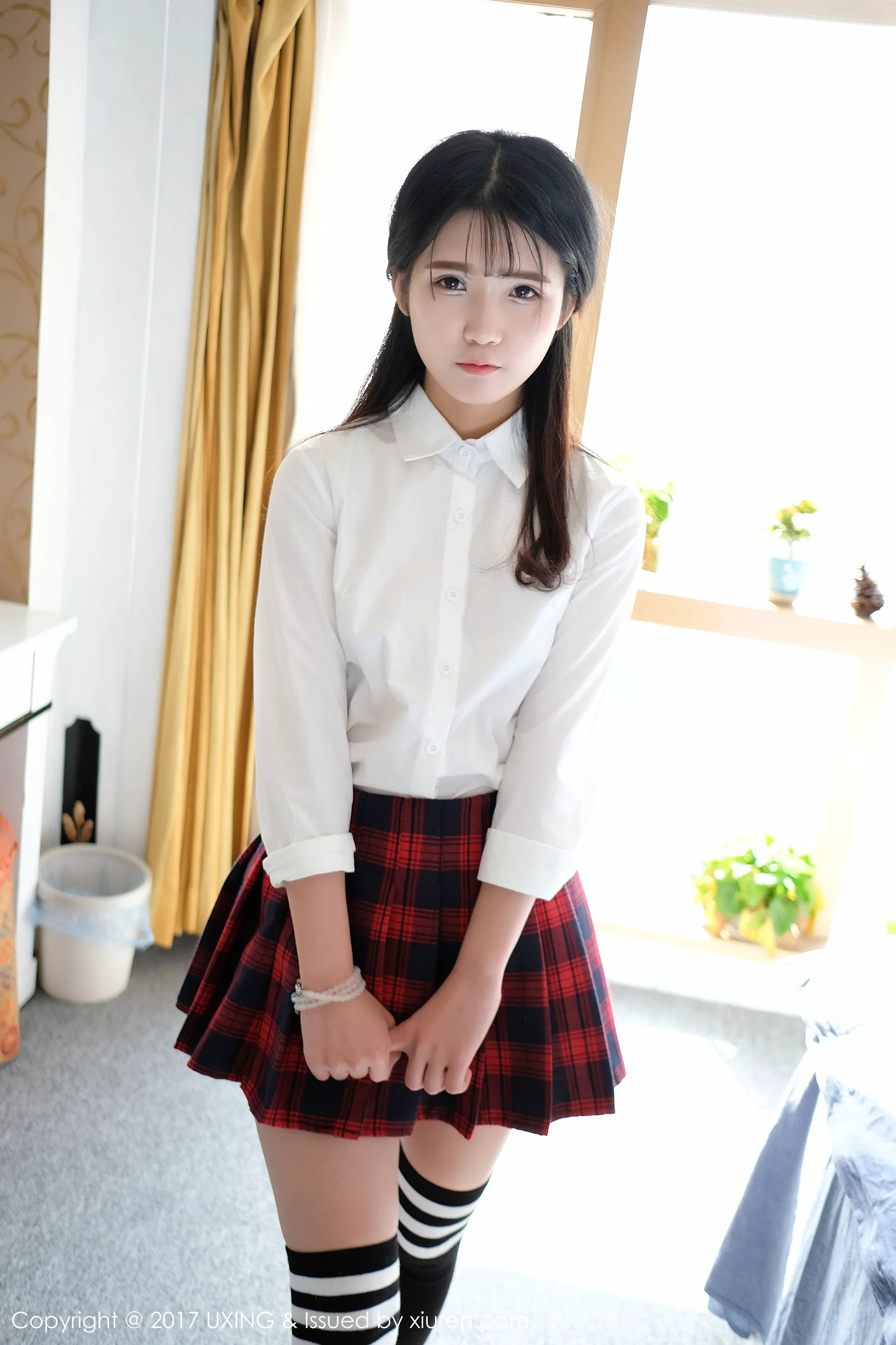 可爱的小叶子《衬衫学生装+蕾丝内衣装扮》 [优星馆UXING] VOL.046 写真集 - 爱照片
