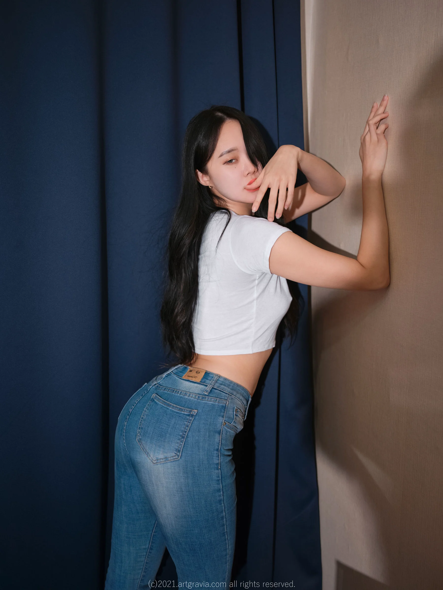 [ARTGRAVIA] VOL.244 Inah – 紧身牛仔裤的诱惑 - 爱照片