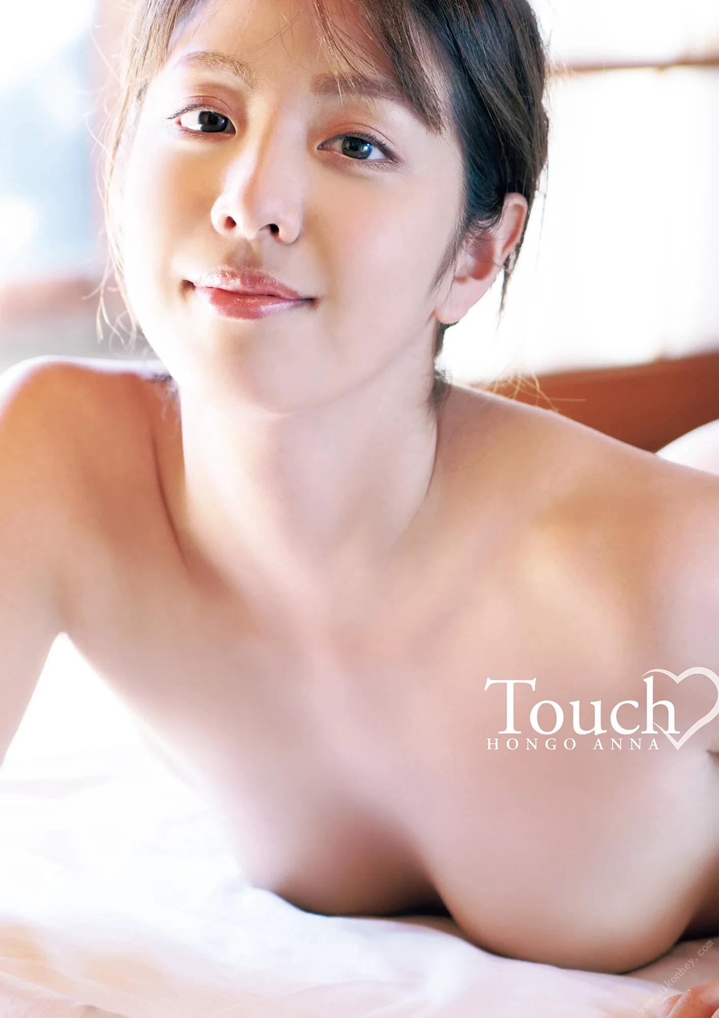 本郷杏奈 写真集『Touch♡』 - 爱照片