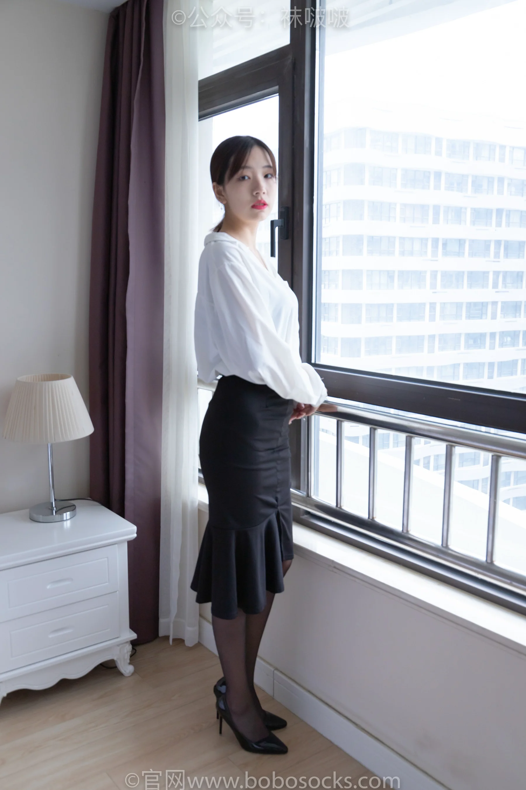 [BoBoSocks袜啵啵] No.017 小甜豆 – OL制服、高跟鞋、黑丝 - 爱照片