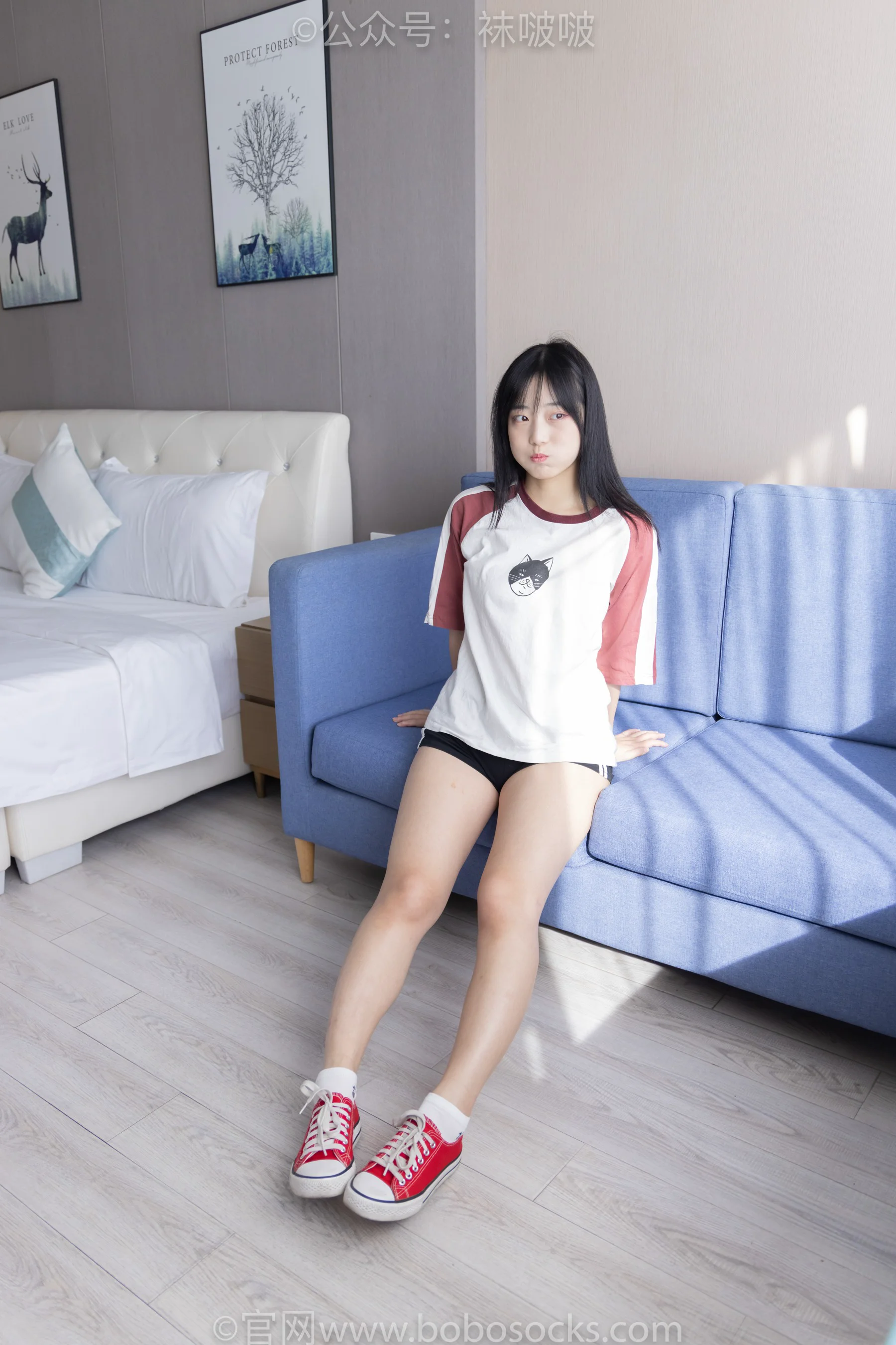 [BoBoSocks袜啵啵] No.036 菠萝 – 帆布鞋、白棉袜、裸足 - 爱照片