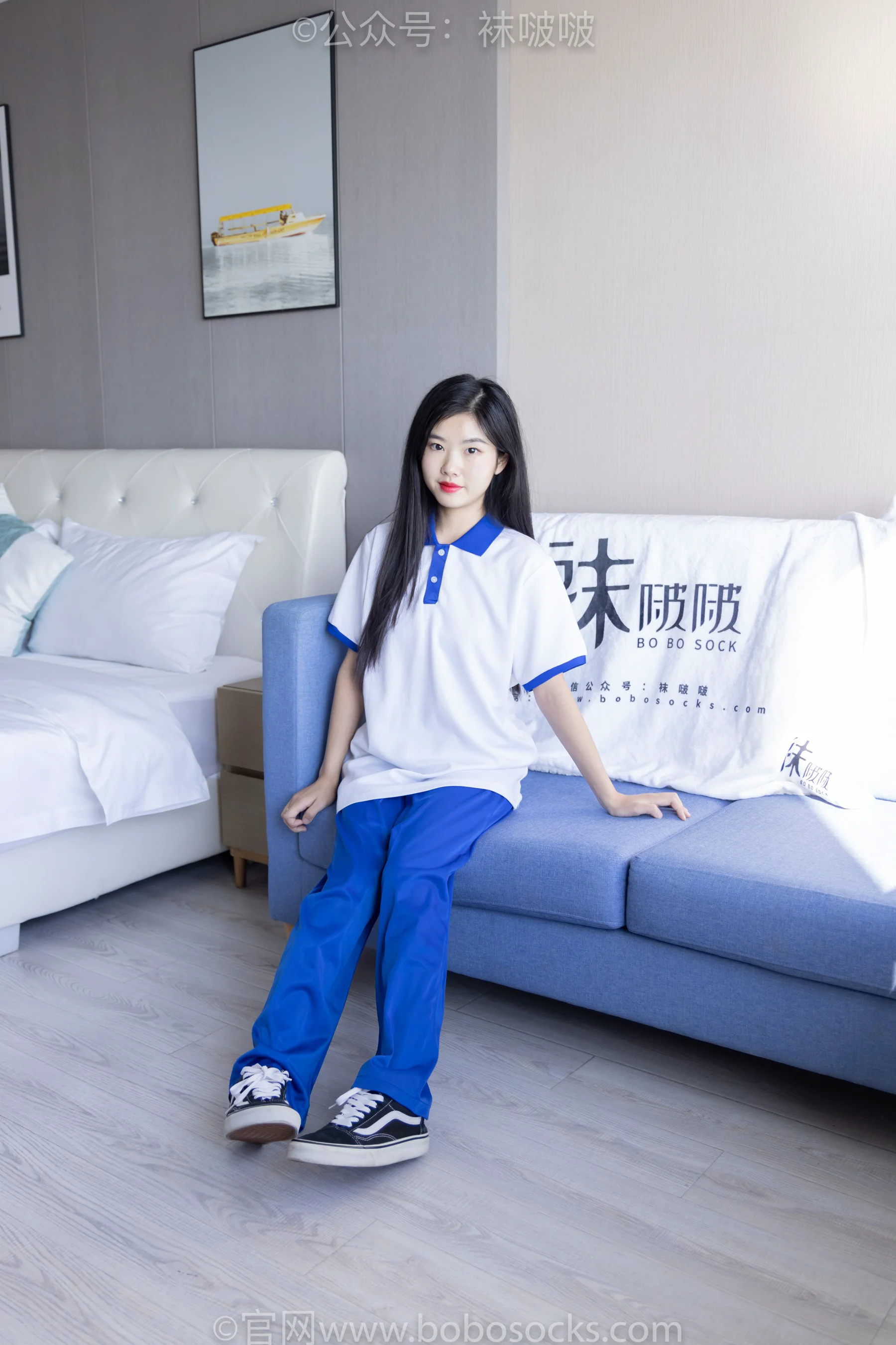 [BoBoSocks袜啵啵] No.039 小奶熊 – 校服、vans帆布鞋、短白棉袜、裸足 - 爱照片