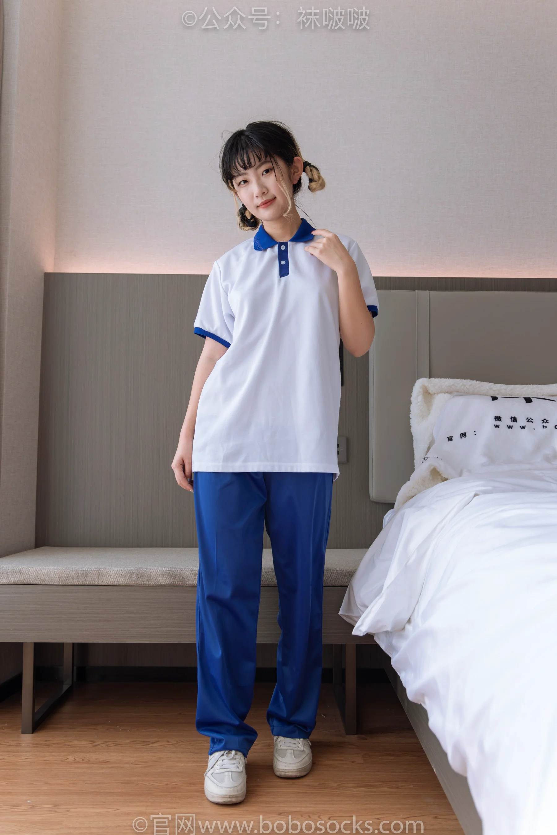 [BoBoSocks袜啵啵] No.042 砂糖 – 校服、板鞋、白棉袜、油亮白丝 - 爱照片