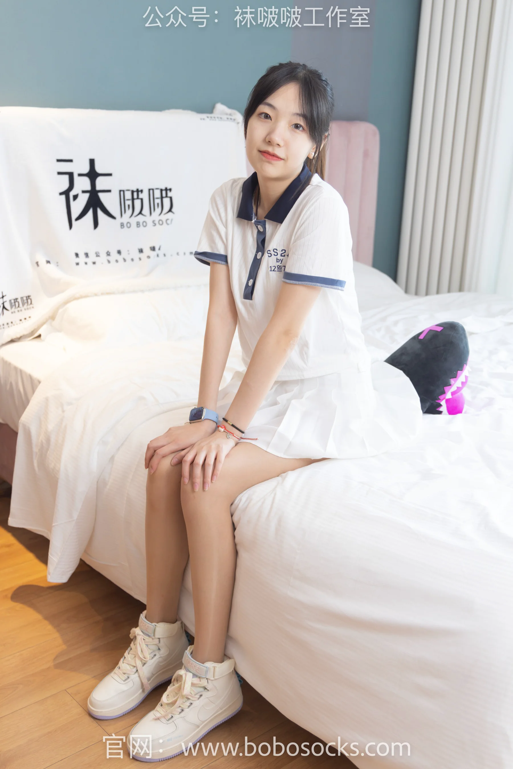 [BoBoSocks袜啵啵] No.096 小甜豆 – 板鞋、白棉袜、油亮肉丝 - 爱照片