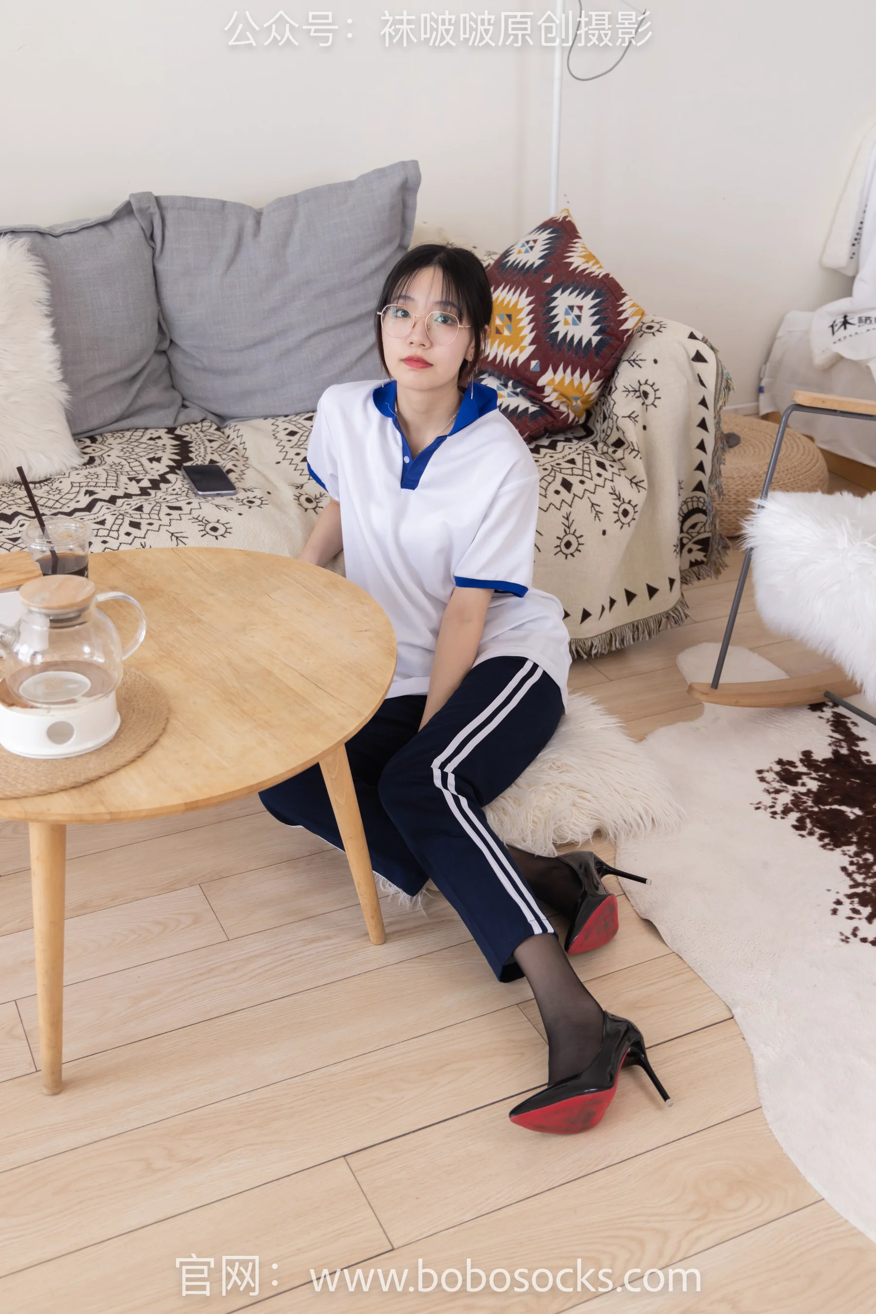 [BoBoSocks袜啵啵] No.135 小甜豆 – 高跟鞋、黑丝（脚尖透明款）、裸足 - 爱照片