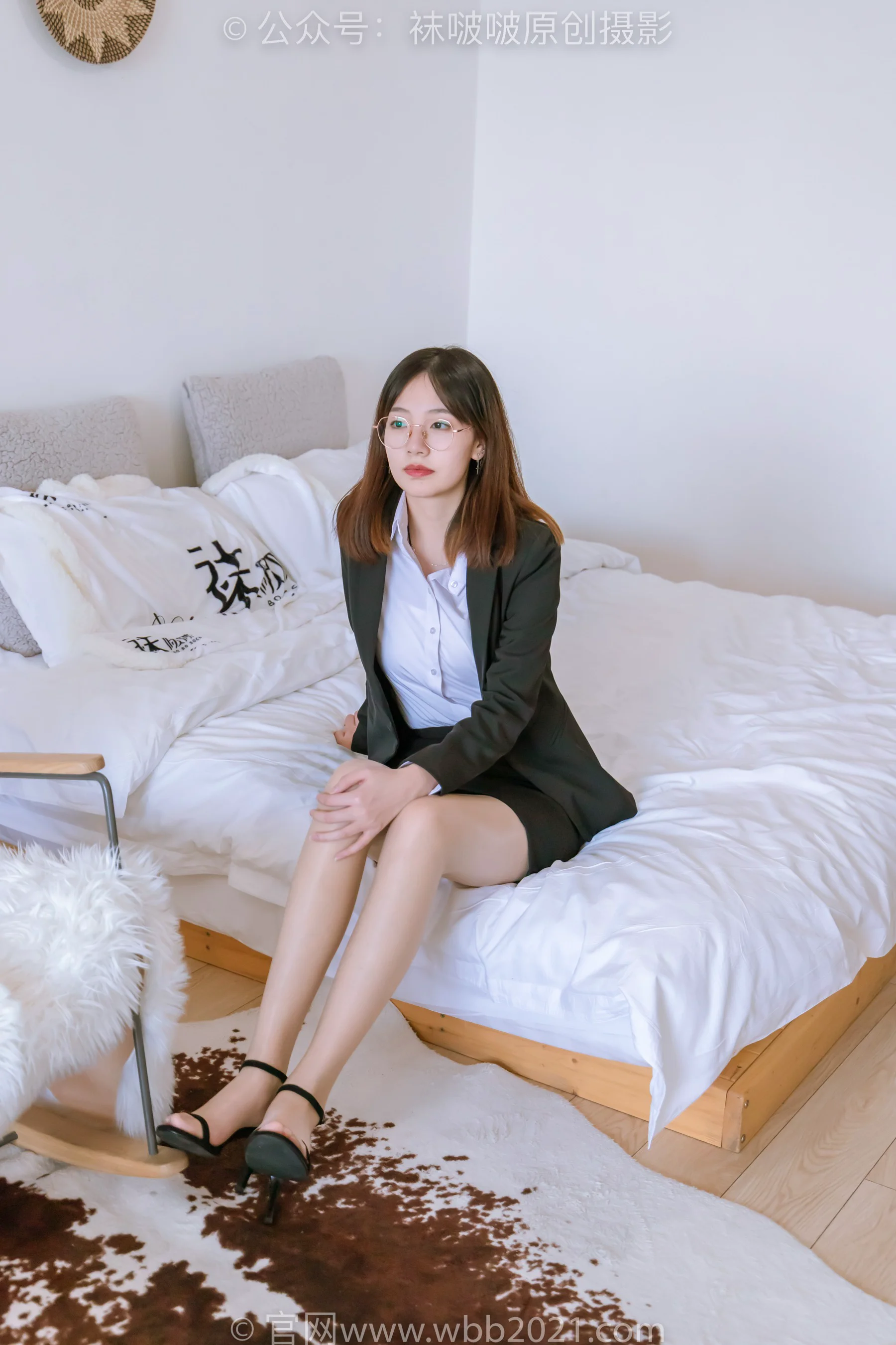 [BoBoSocks袜啵啵] No.267 小甜豆 – 高跟鞋、油亮肉丝、ol制服 - 爱照片