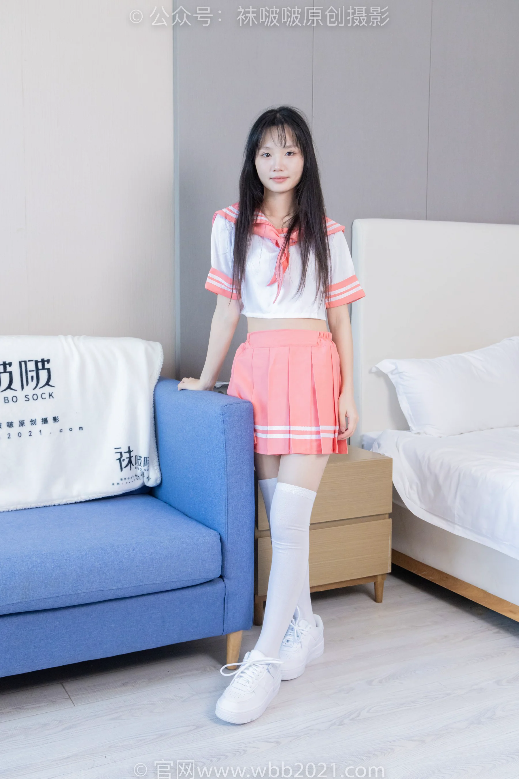 [BoBoSocks袜啵啵] No.429 甜甜圈 – 板鞋、白棉袜、过膝白棉袜 - 爱照片