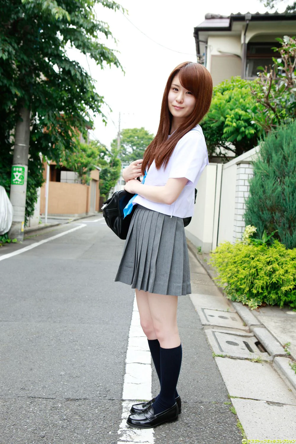 朝菜栞《甘いロリフェイスと制服の完全なる融合！》写真集 [DGC] NO.1040 - 爱照片