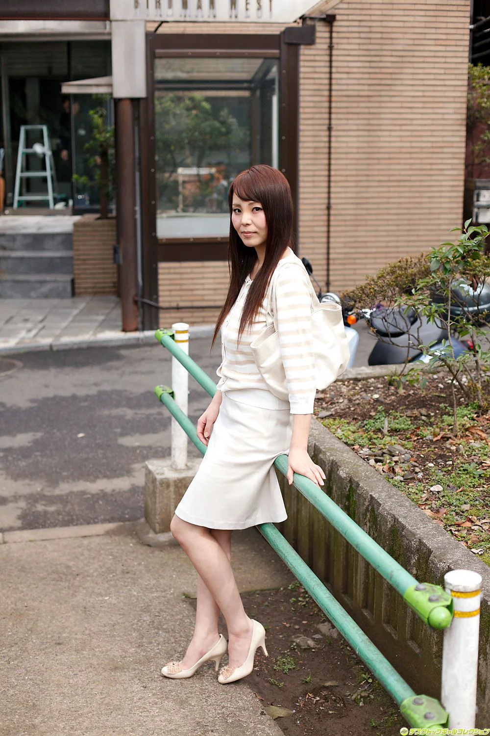 佐藤かおり《過激露出で話題！限界ギリギリの挑発行為》写真集 [DGC] NO.1045 - 爱照片