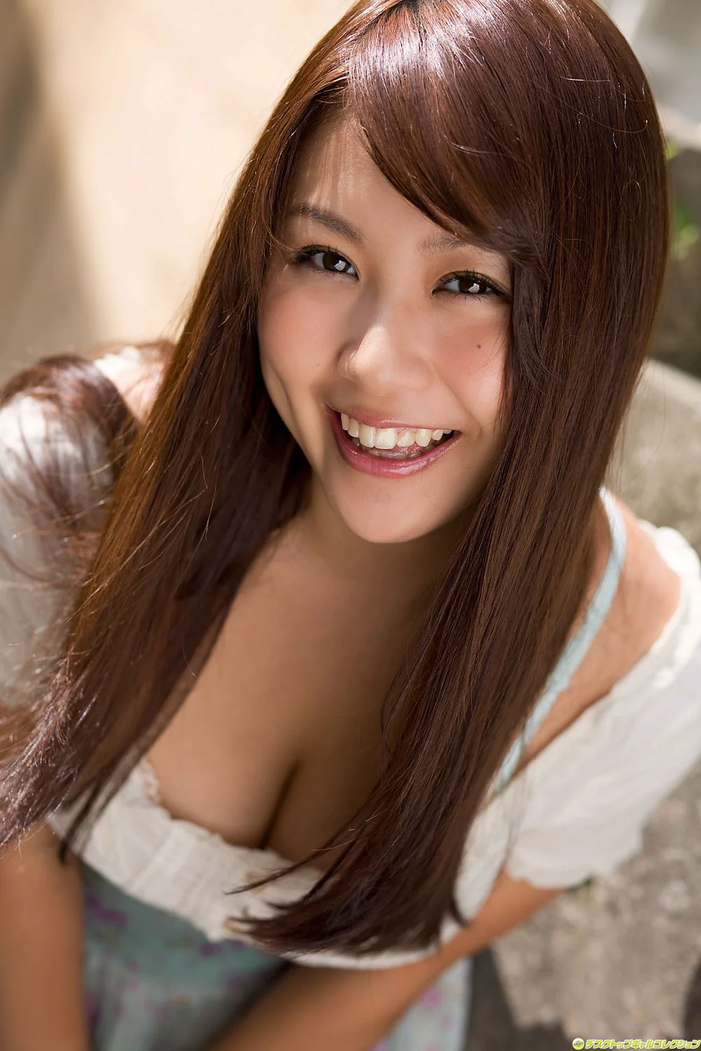 西田麻衣《童顔巨乳系アイドルの爆裂Iカップおっぱい》写真集 [DGC] NO.1066 - 爱照片