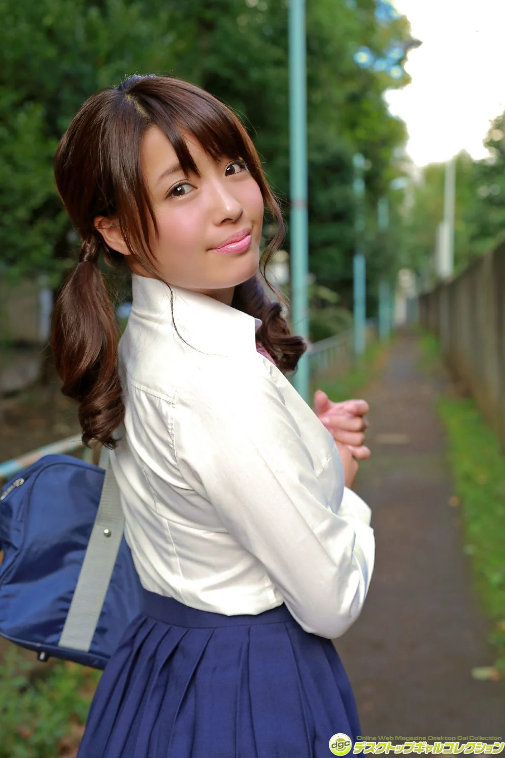 橋本梨菜《制服がはち切れるほどの大迫力Gカップ!》写真集 [DGC] NO.1290 - 爱照片