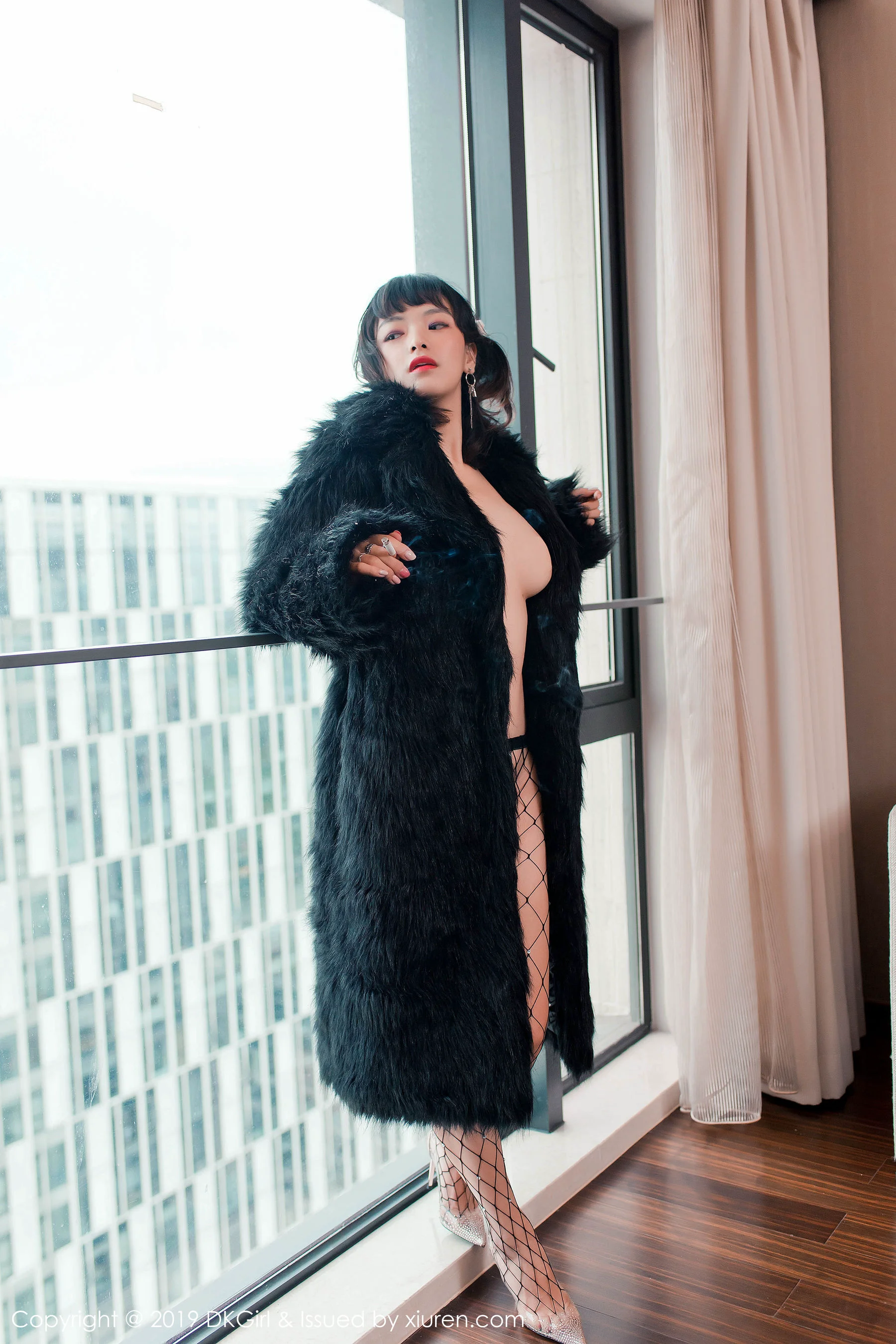 张花花《皮草网袜熟女》 [御女郎DKGirl] Vol.118 写真集 - 爱照片