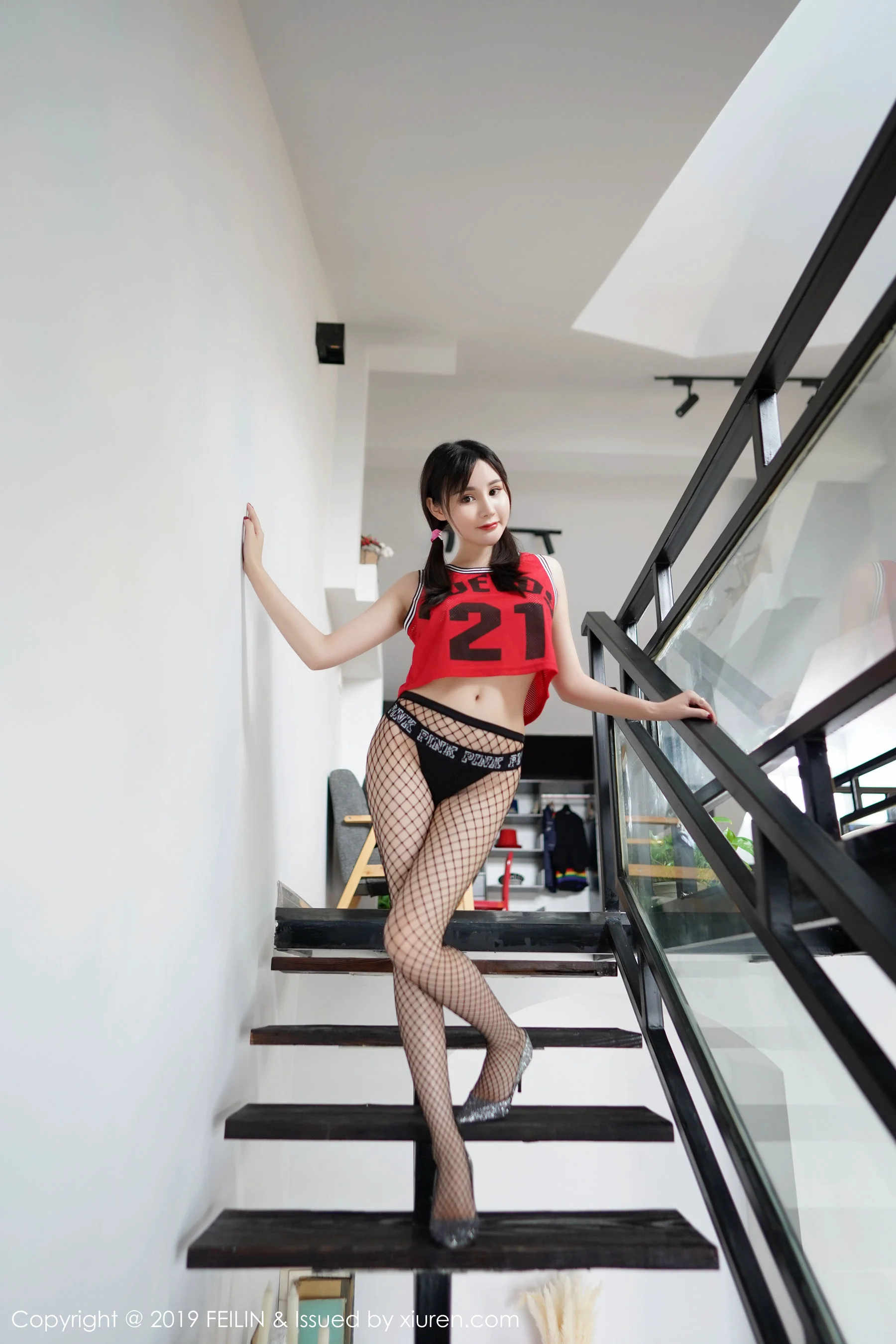 Celina青妍《肌肤娇嫩胜雪》 [嗲囡囡FEILIN] VOL.206 写真集 - 爱照片