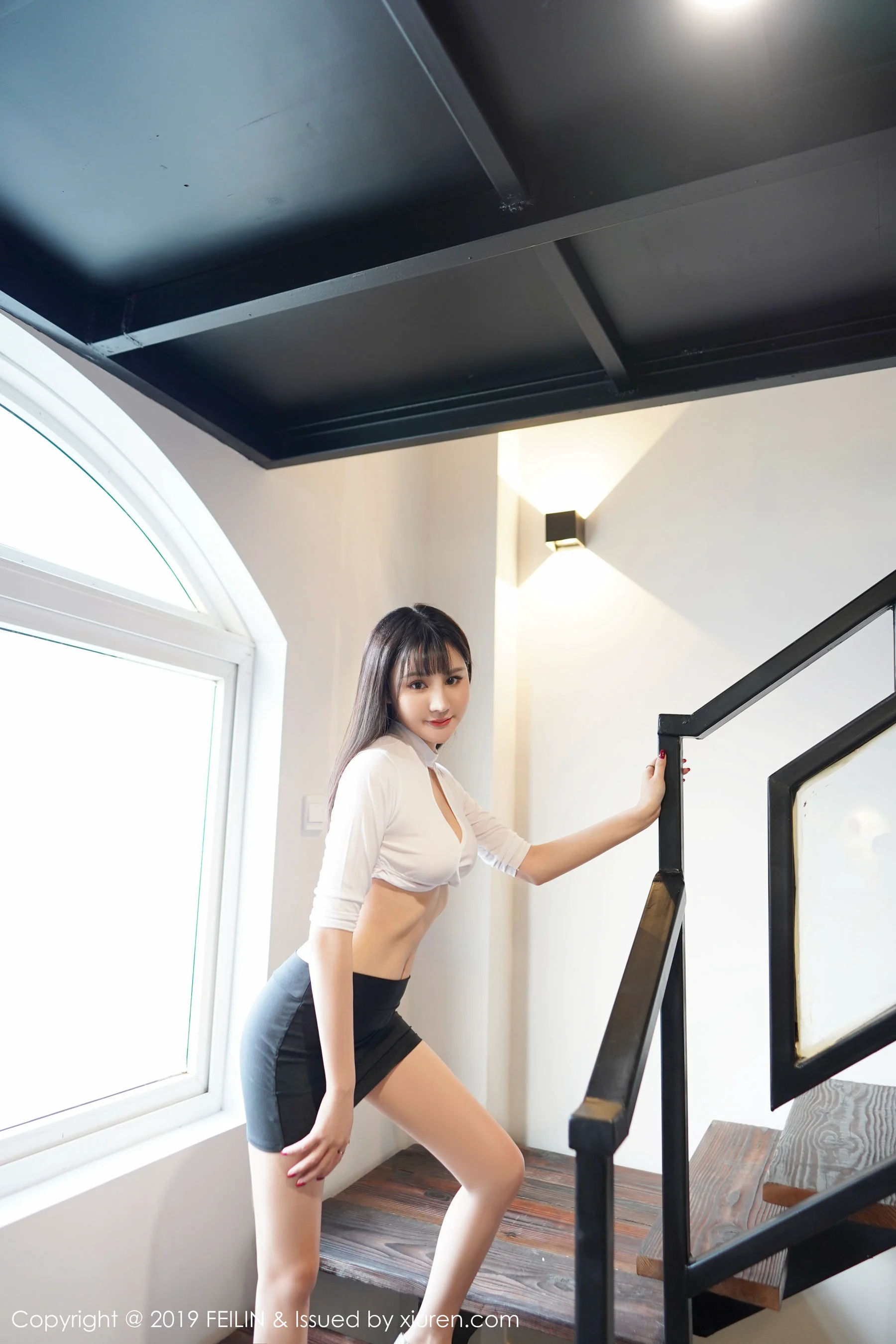 Celina青妍《娇躯苗条有致的软妹子》 [嗲囡囡FEILIN] VOL.210 写真集 - 爱照片