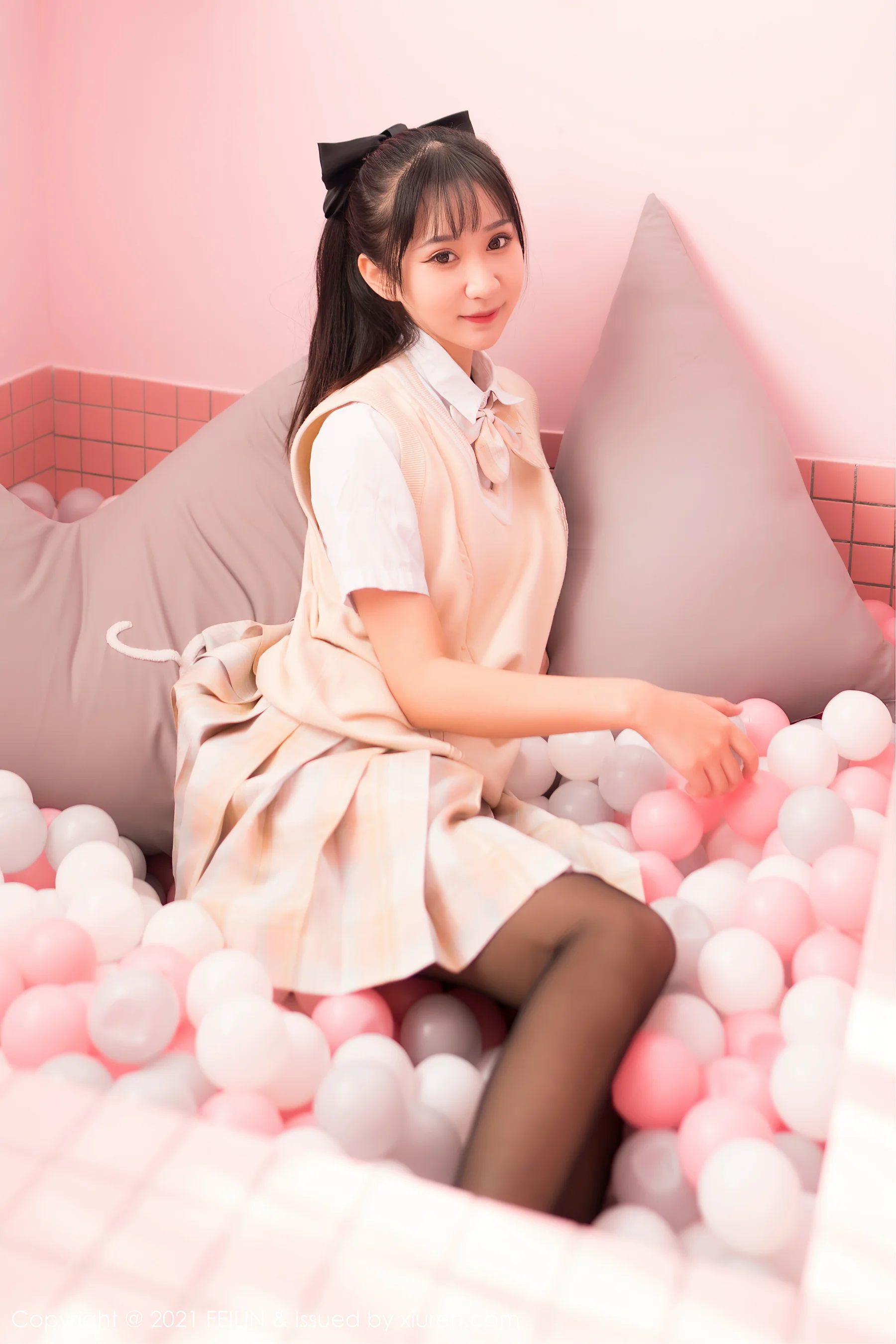 [FEILIN嗲囡囡] Vol.417 小果冻儿 – 性感娇俏的学生妹 - 爱照片