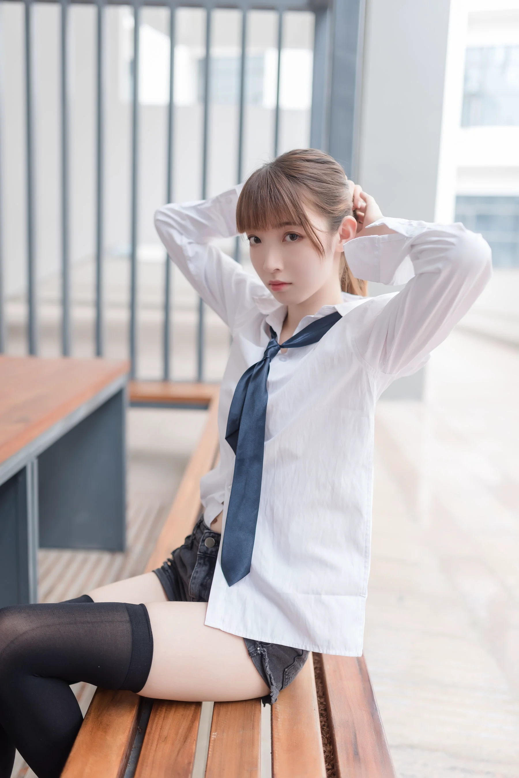 [风之领域] NO.039 白衬衫黑丝美腿 写真集 - 爱照片