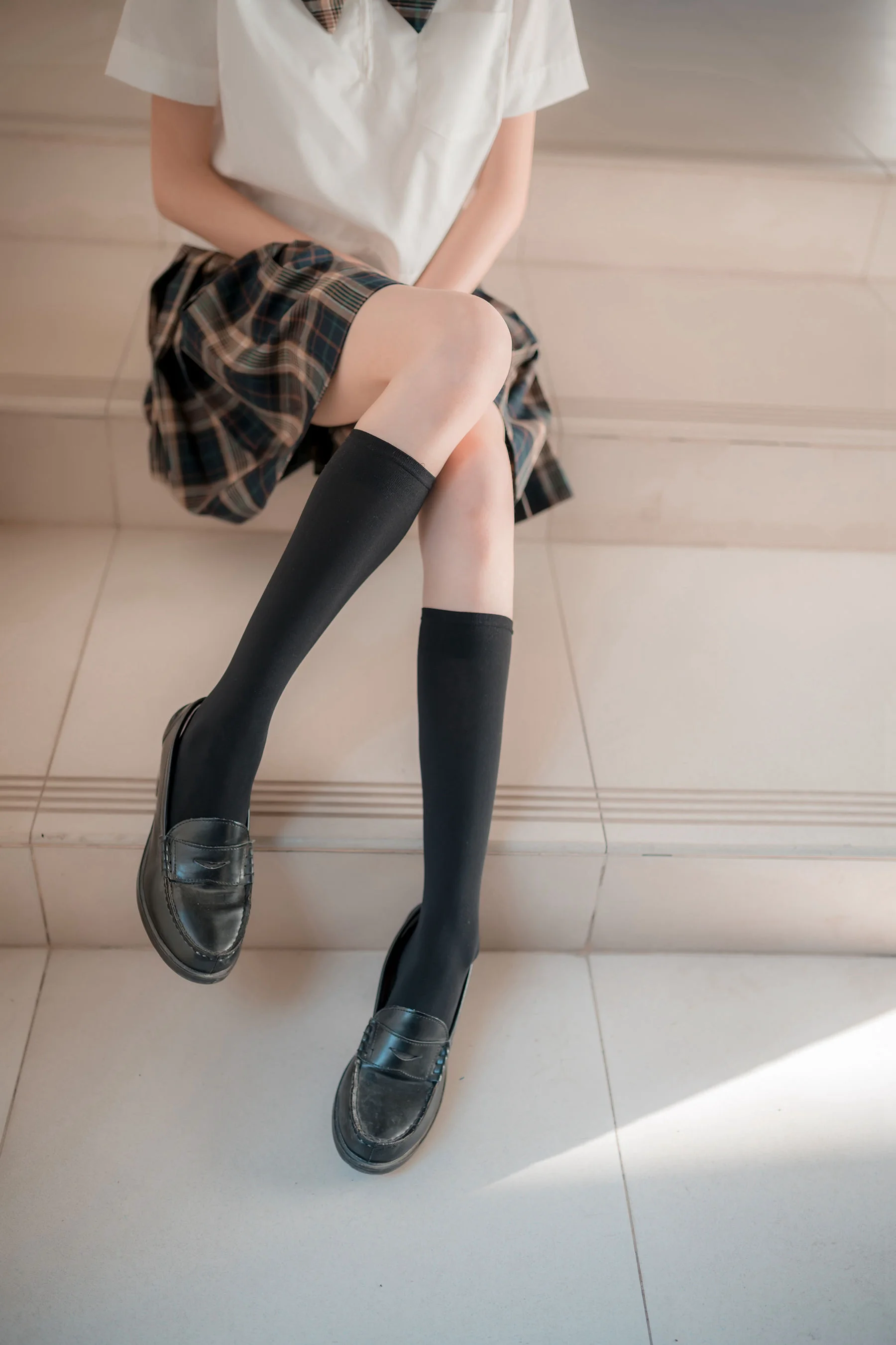 [风之领域] NO.074 JK黑丝长筒袜 写真集 - 爱照片