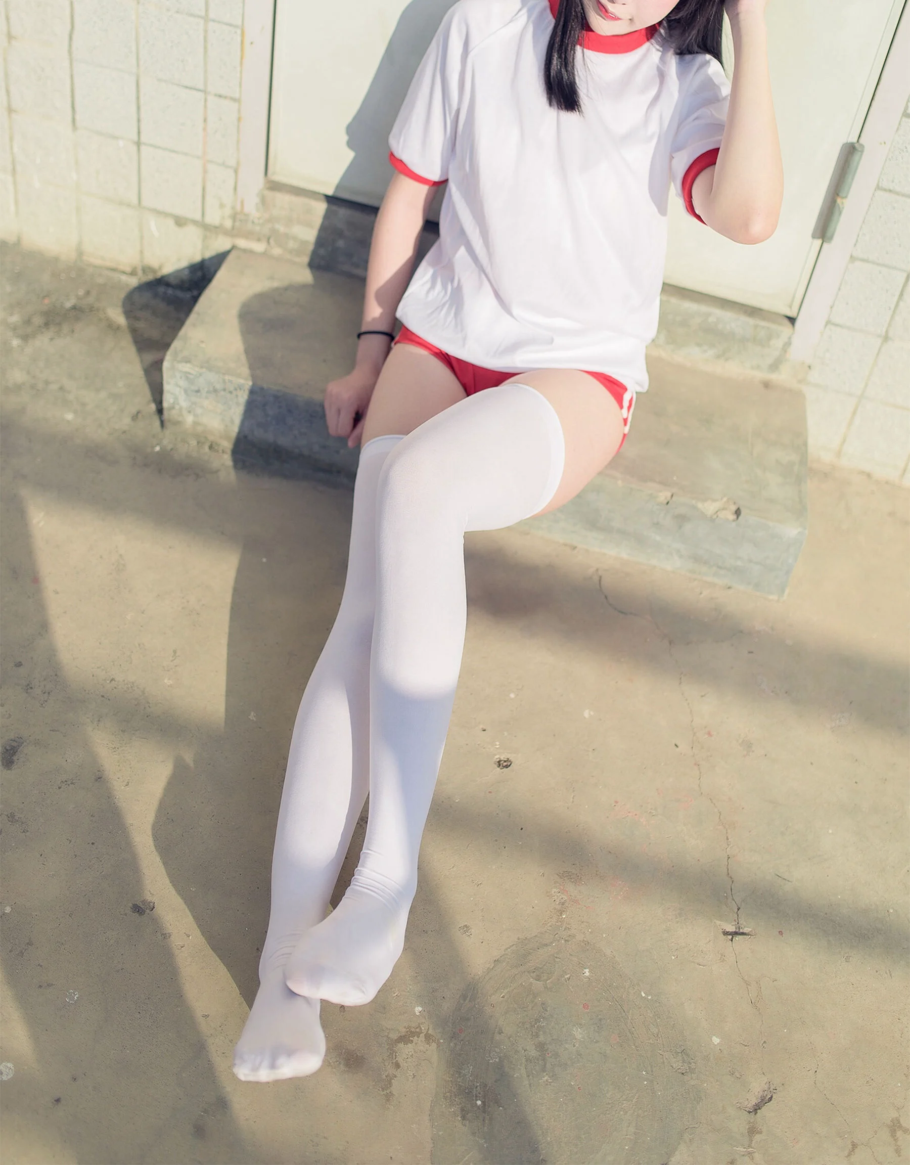 [风之领域] NO.112 运动场上的白丝体操服少女 写真集 - 爱照片